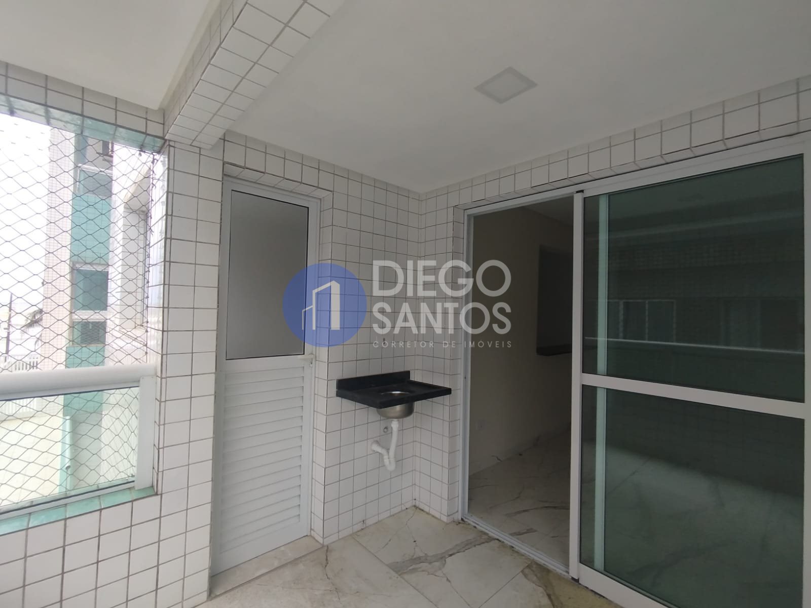 Apartamento Frente Mar na Praia Grande, Porteira Fechada, 2 Dormitórios e Suíte
