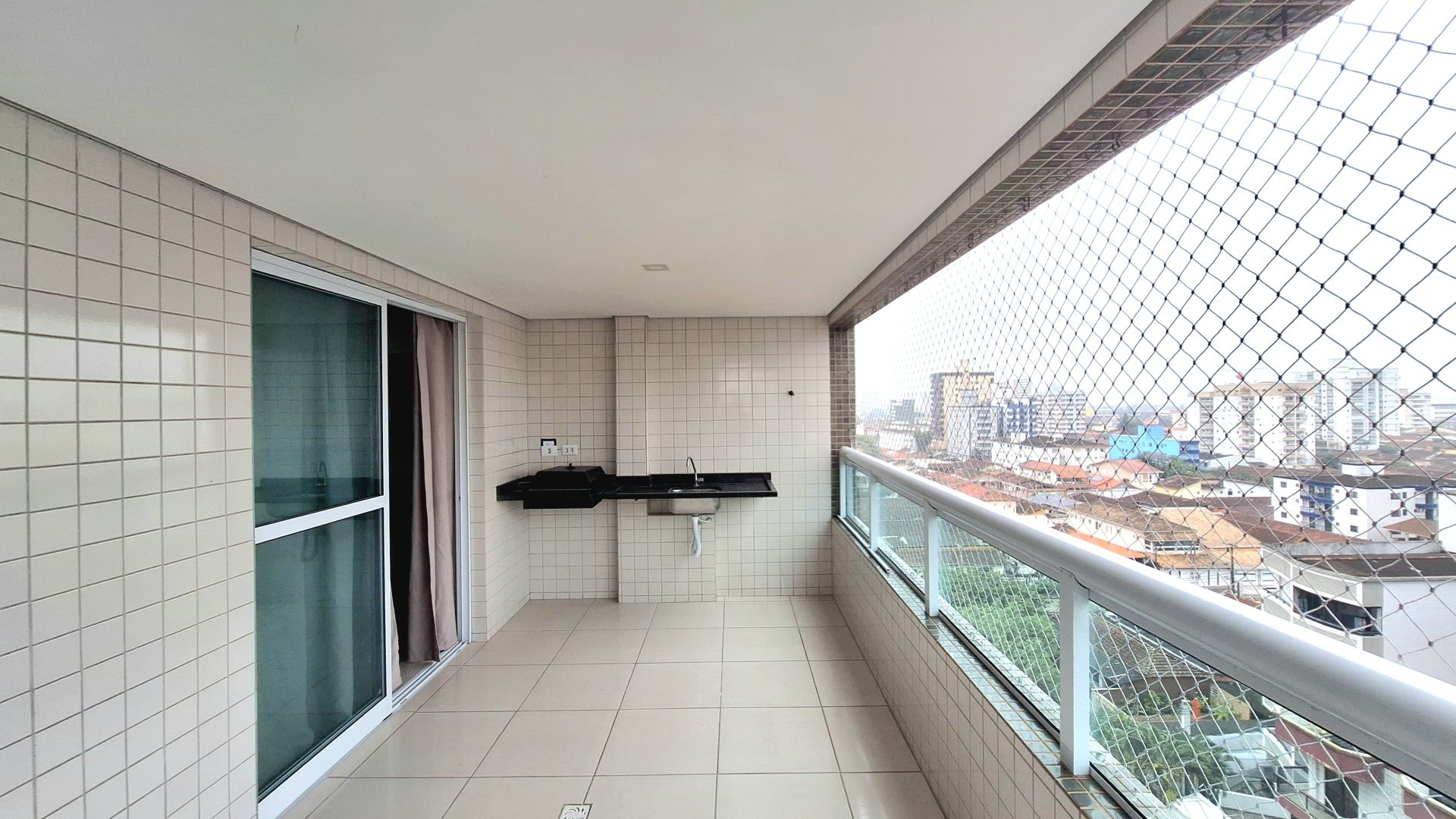 Apartamento com 2 Dormitórios sendo 2 Suítes, Lavabo – 82m2 – 2 Vagas de Garagem- Guilhermina