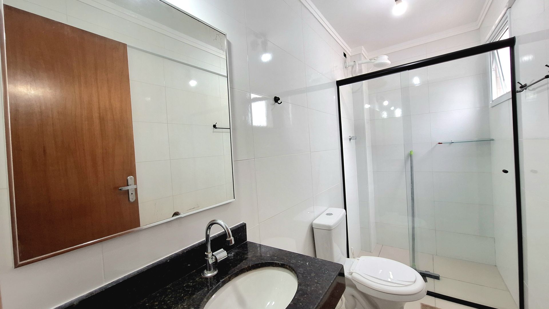 Apartamento com 2 Dormitórios sendo 2 Suítes, Lavabo – 82m2 – 2 Vagas de Garagem- Guilhermina