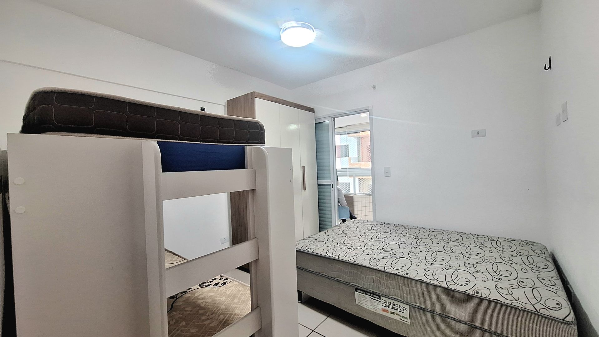 Apartamento Mobiliado 2 Dormitórios 1 Suíte, 2 Vagas – 80m2 Área Útil – Guilhermina