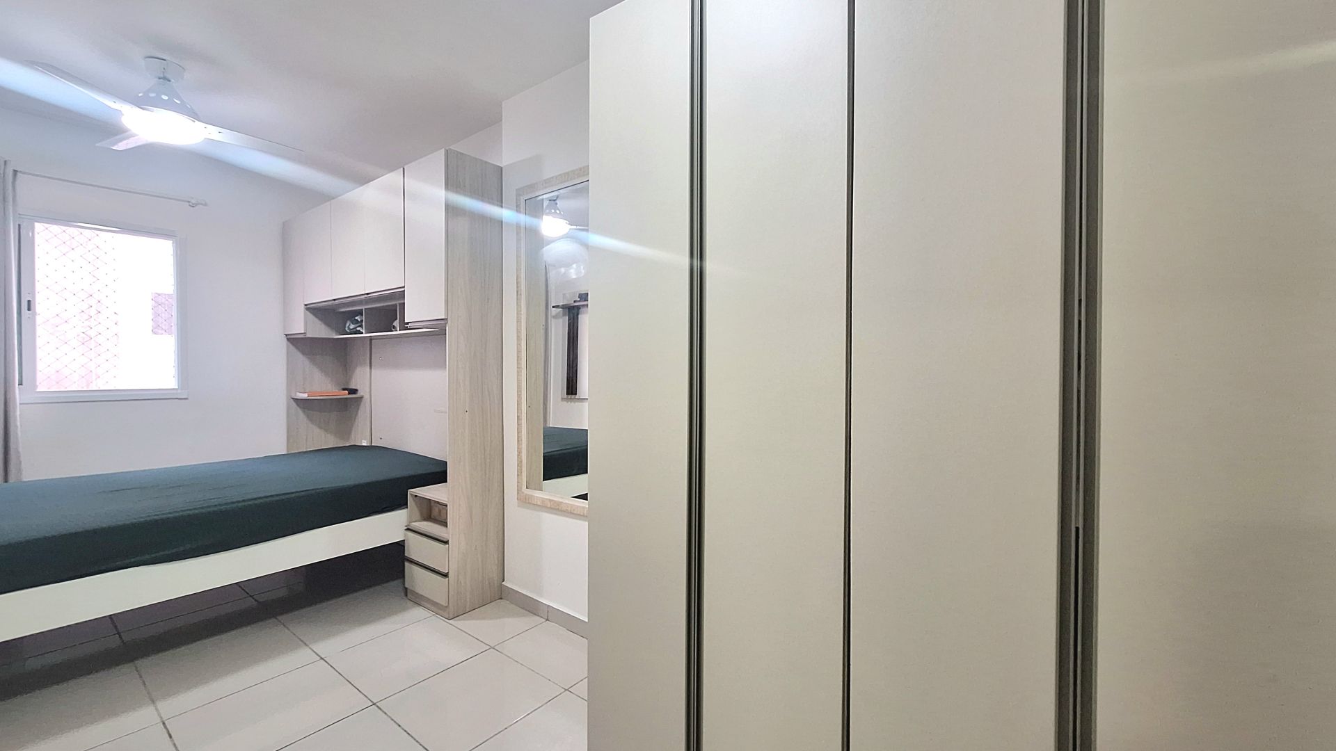 Apartamento Mobiliado 2 Dormitórios 1 Suíte, 2 Vagas – 80m2 Área Útil – Guilhermina