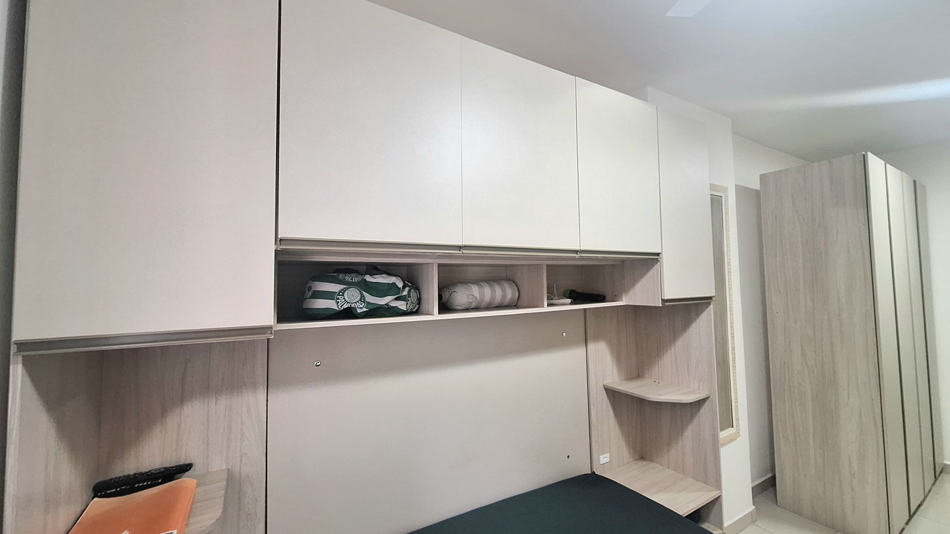 Apartamento Mobiliado 2 Dormitórios 1 Suíte, 2 Vagas – 80m2 Área Útil – Guilhermina