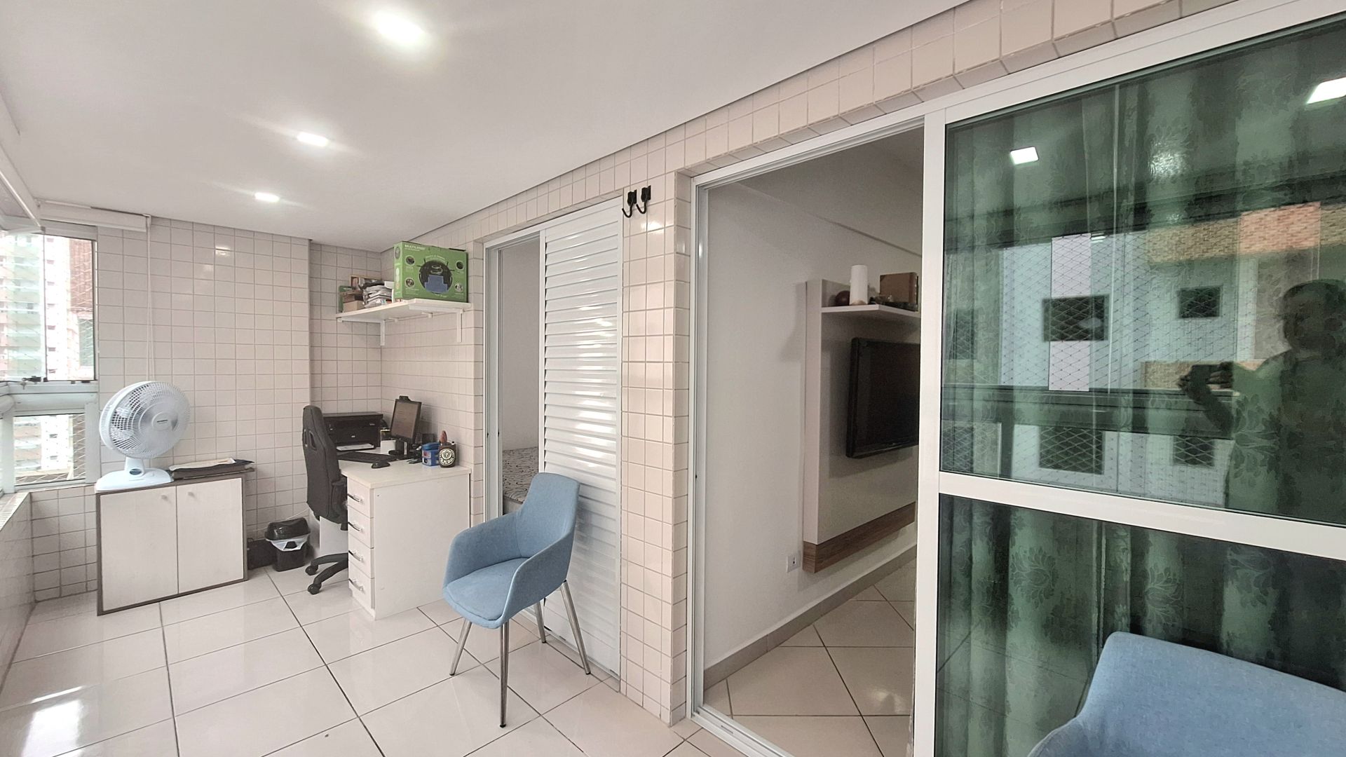 Apartamento Mobiliado 2 Dormitórios 1 Suíte, 2 Vagas – 80m2 Área Útil – Guilhermina