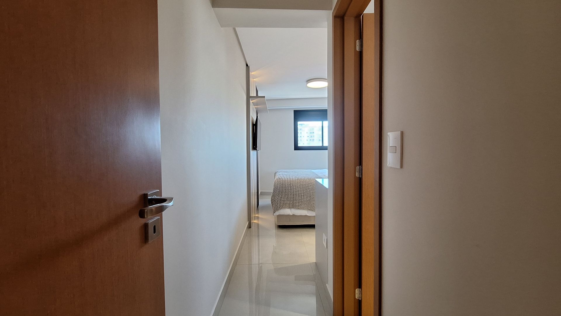 Apartamento 2 Dormitórios, 1 Suíte, 1 Vaga – 73m2 – Decorado