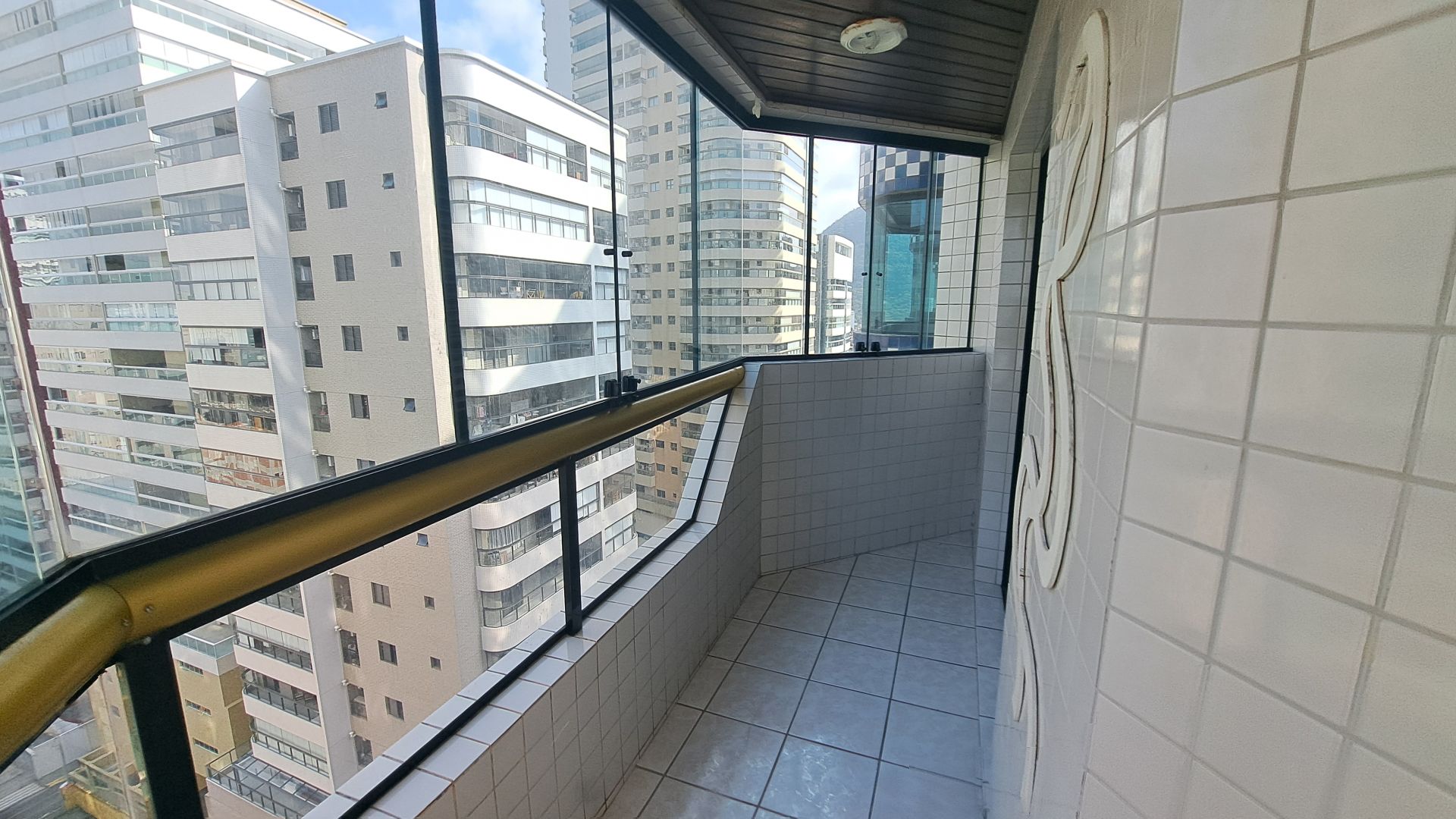 Apartamento Amplo 03 Dormitórios, Sendo 03 Suítes 02 Vagas – 130m2 – Canto do Forte