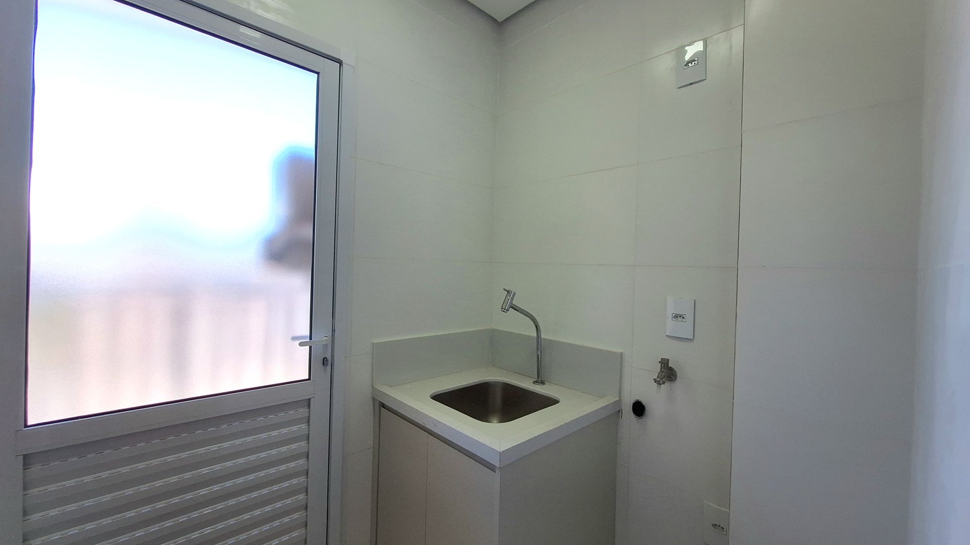 Apartamento Mobiliado Decorado, 03 Suítes + Lavabo 02 Vagas de Garagem – 109m2 – Guilhermina