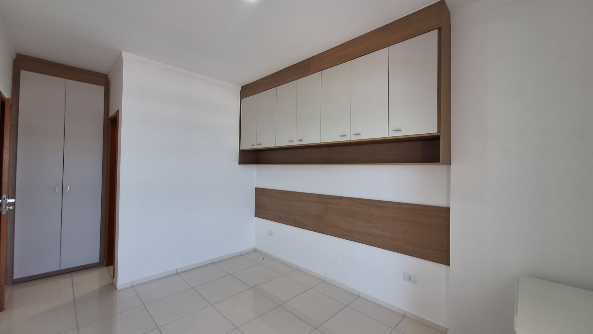 Apartamento 03 Dormitórios, 01 Suíte 02 Vagas – 128m2 – Jardim Real