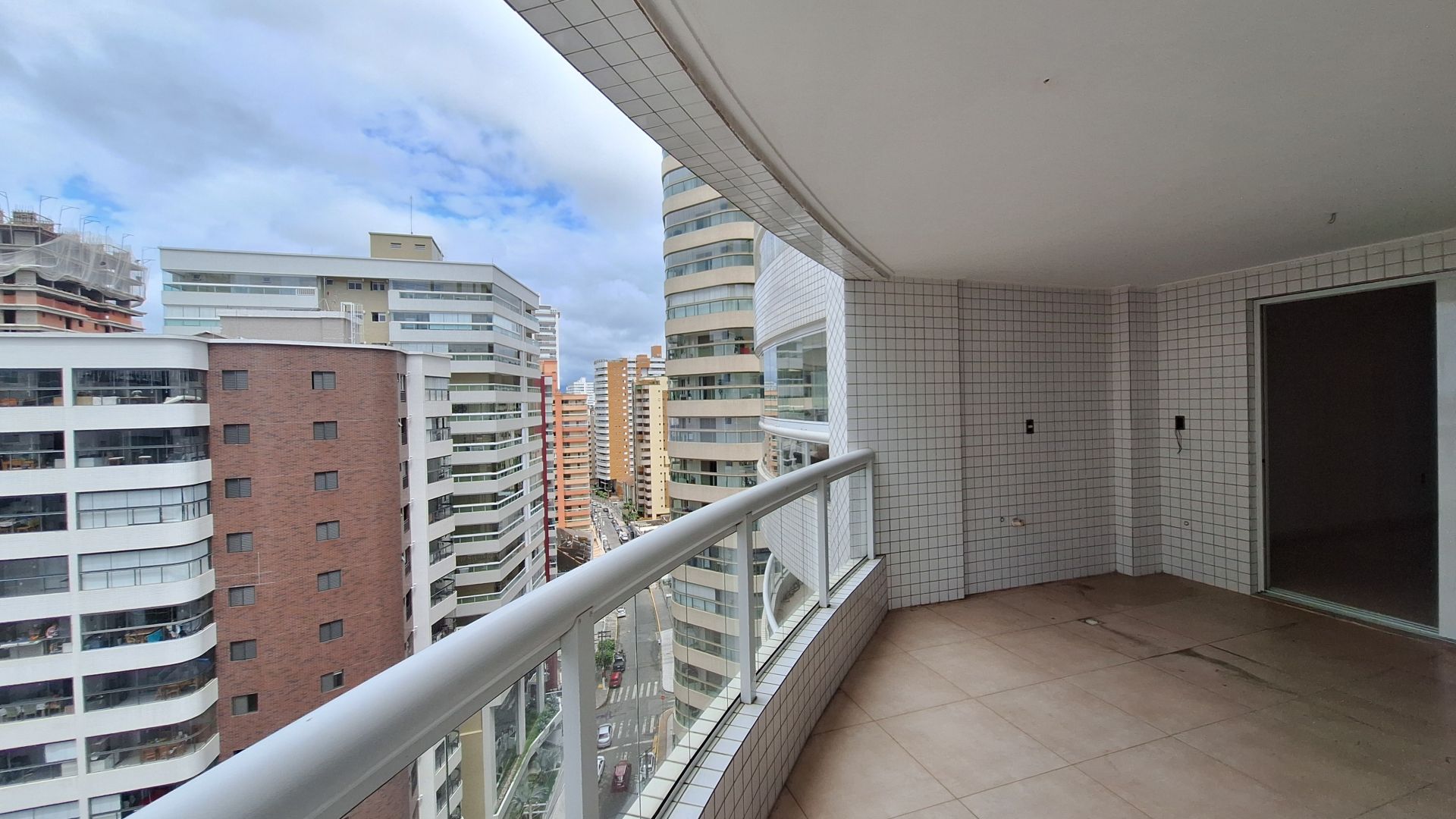 Apartamento Alto Padrão 03 Dormitórios 02 Suítes 02 Vagas Demarcadas, 144m2 – Canto do Forte