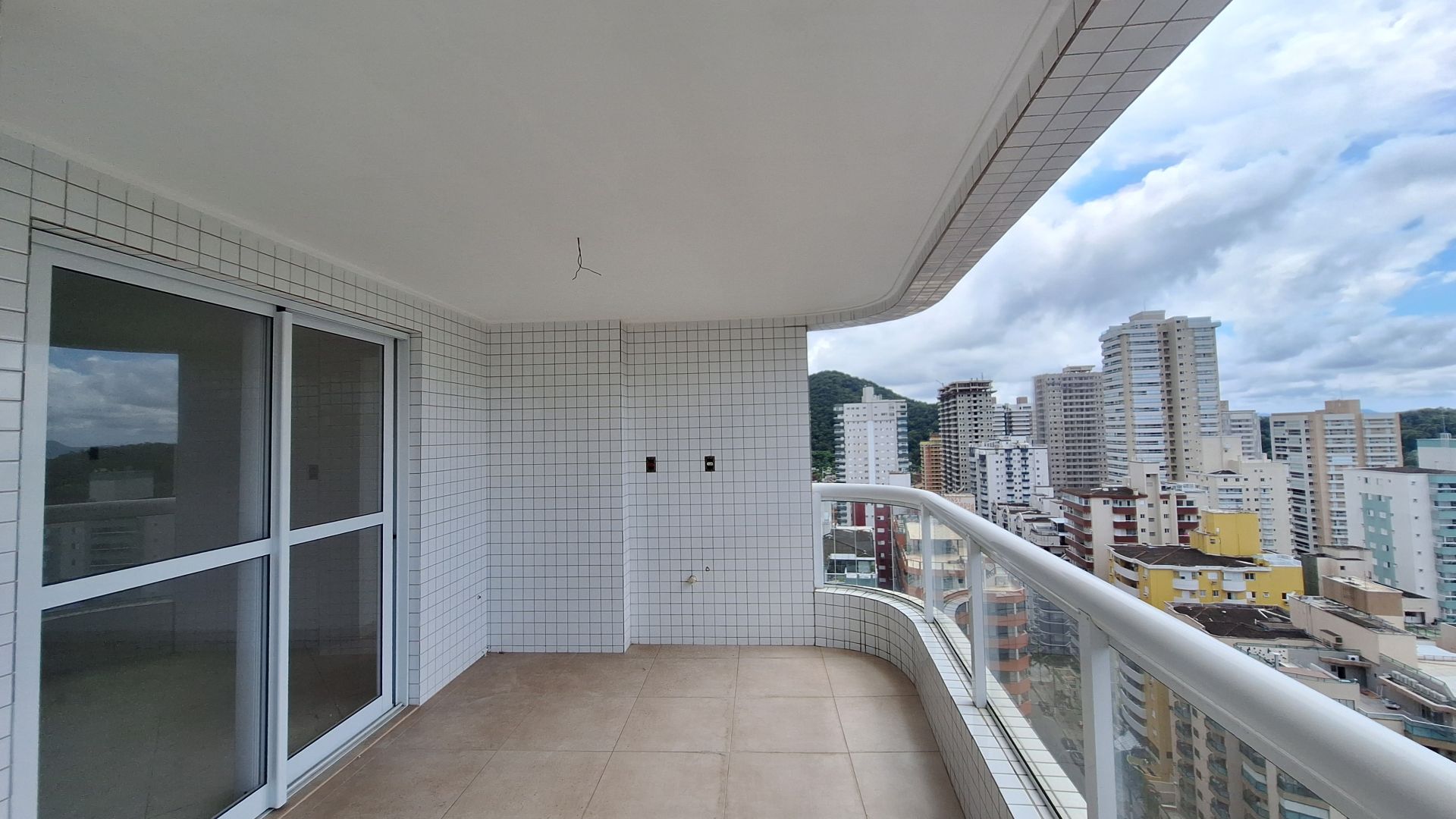 Apartamento Alto Padrão 03 Dormitórios 02 Suítes 02 Vagas Demarcadas, 138m2 – Canto do Forte