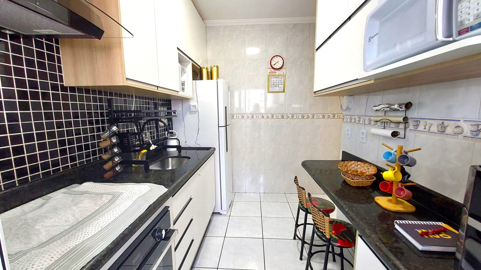 Apartamento Mobiliado 03 Dormitórios 01 Suíte 01 Vaga, 86m2 – Canto do Forte