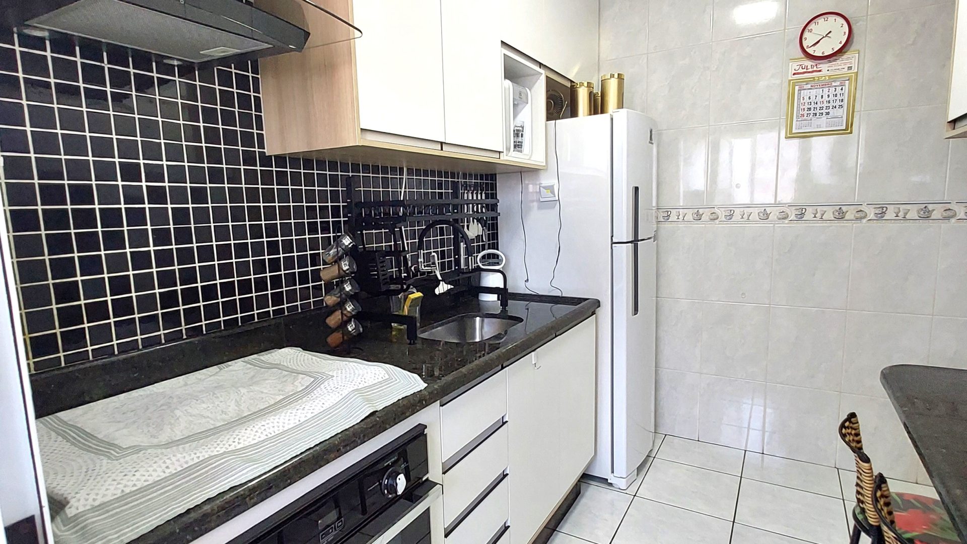 Apartamento Mobiliado 03 Dormitórios 01 Suíte 01 Vaga, 86m2 – Canto do Forte
