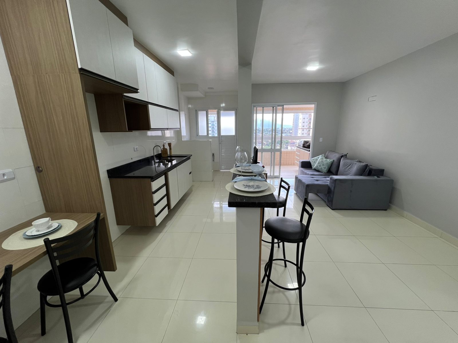 Apartamento 02 Dormitórios, sendo 02 Suítes, 02 Vagas, 84m2 – Aviação