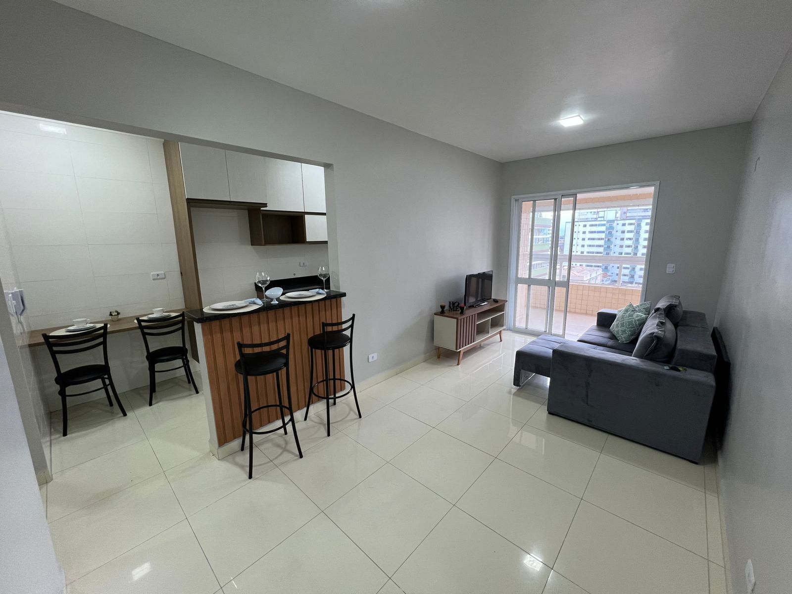 Apartamento 02 Dormitórios, sendo 02 Suítes, 02 Vagas, 84m2 – Aviação