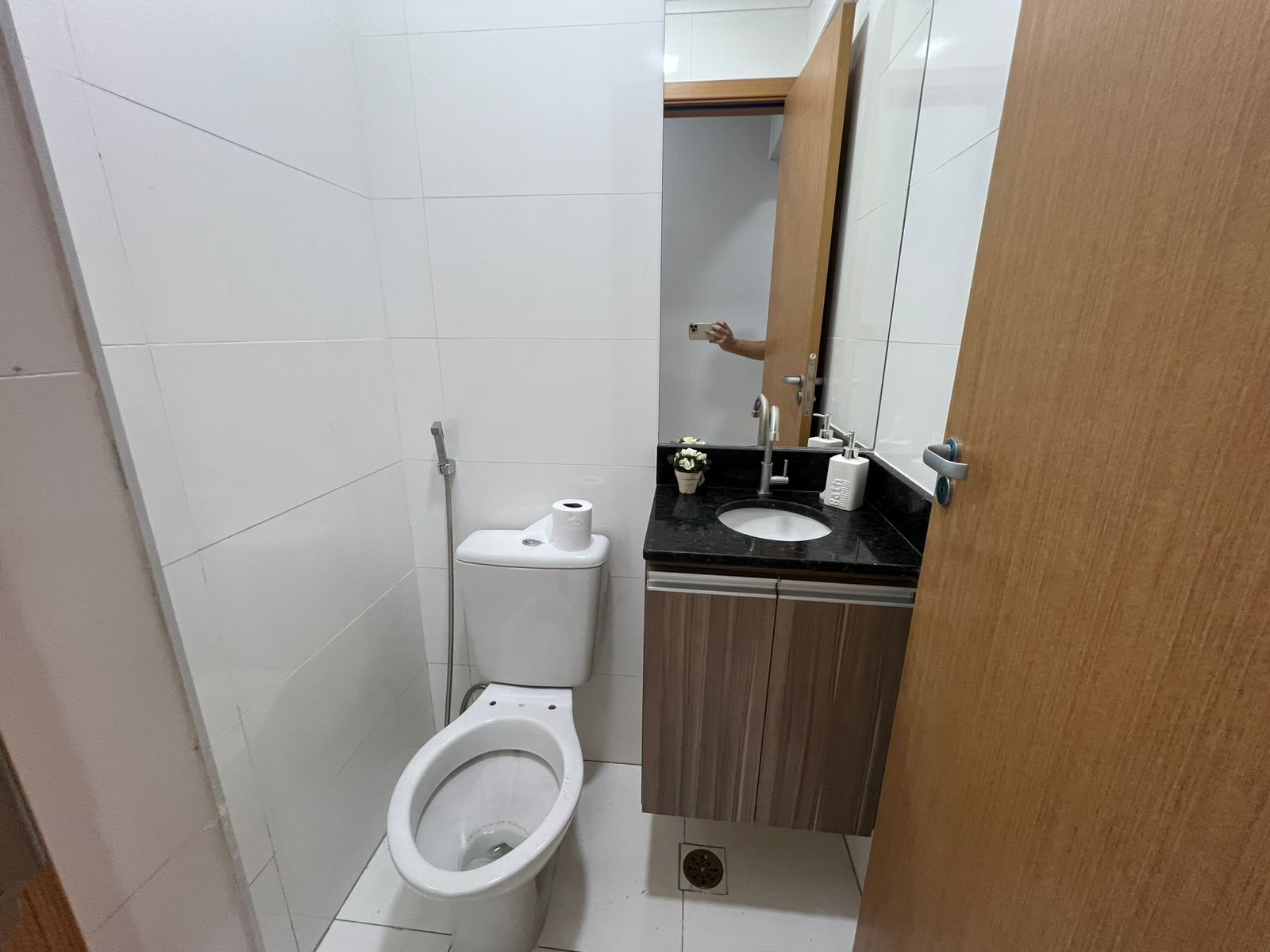 Apartamento 02 Dormitórios, sendo 02 Suítes, 02 Vagas, 84m2 – Aviação