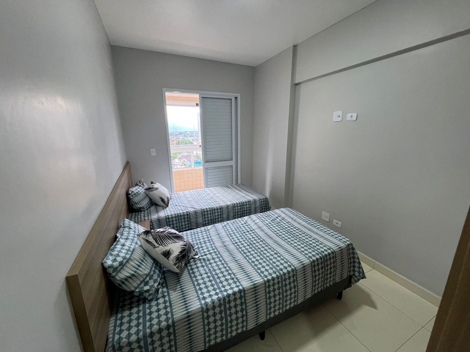 Apartamento 02 Dormitórios, sendo 02 Suítes, 02 Vagas, 84m2 – Aviação