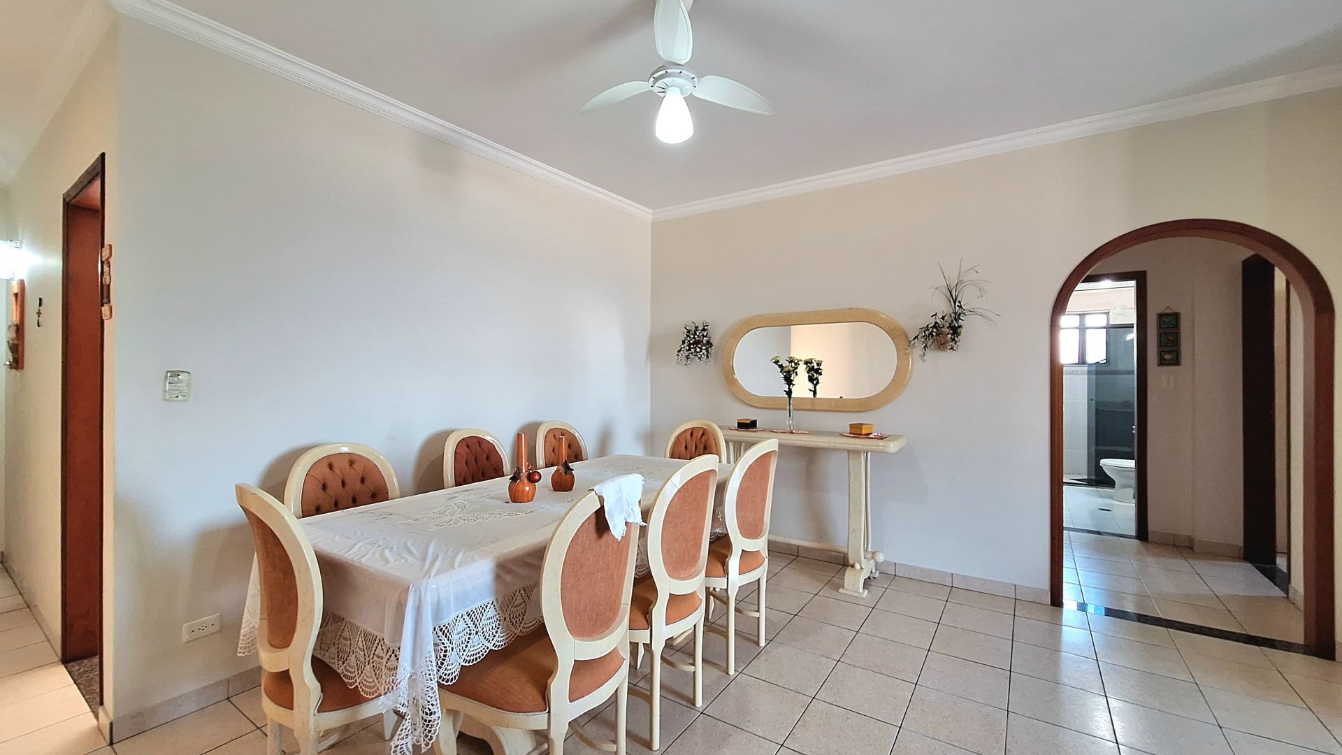 Apartamento Frente Mar 02 Dormitórios 01 Suíte + DEP. Empregada 01 Vaga, 106m2 – Bairro Vila Caiçara