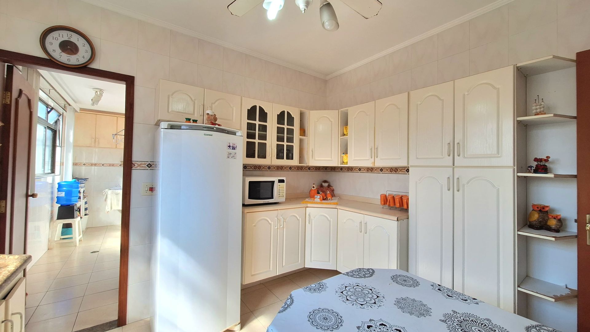 Apartamento Frente Mar 02 Dormitórios 01 Suíte + DEP. Empregada 01 Vaga, 106m2 – Bairro Vila Caiçara