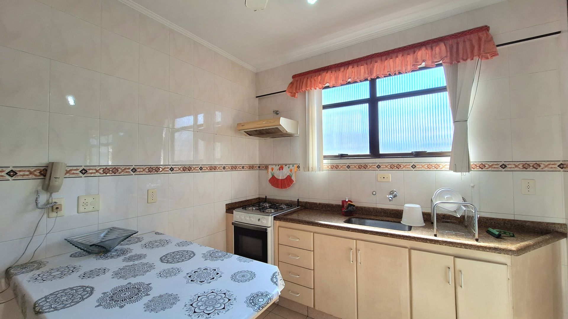 Apartamento Frente Mar 02 Dormitórios 01 Suíte + DEP. Empregada 01 Vaga, 106m2 – Bairro Vila Caiçara