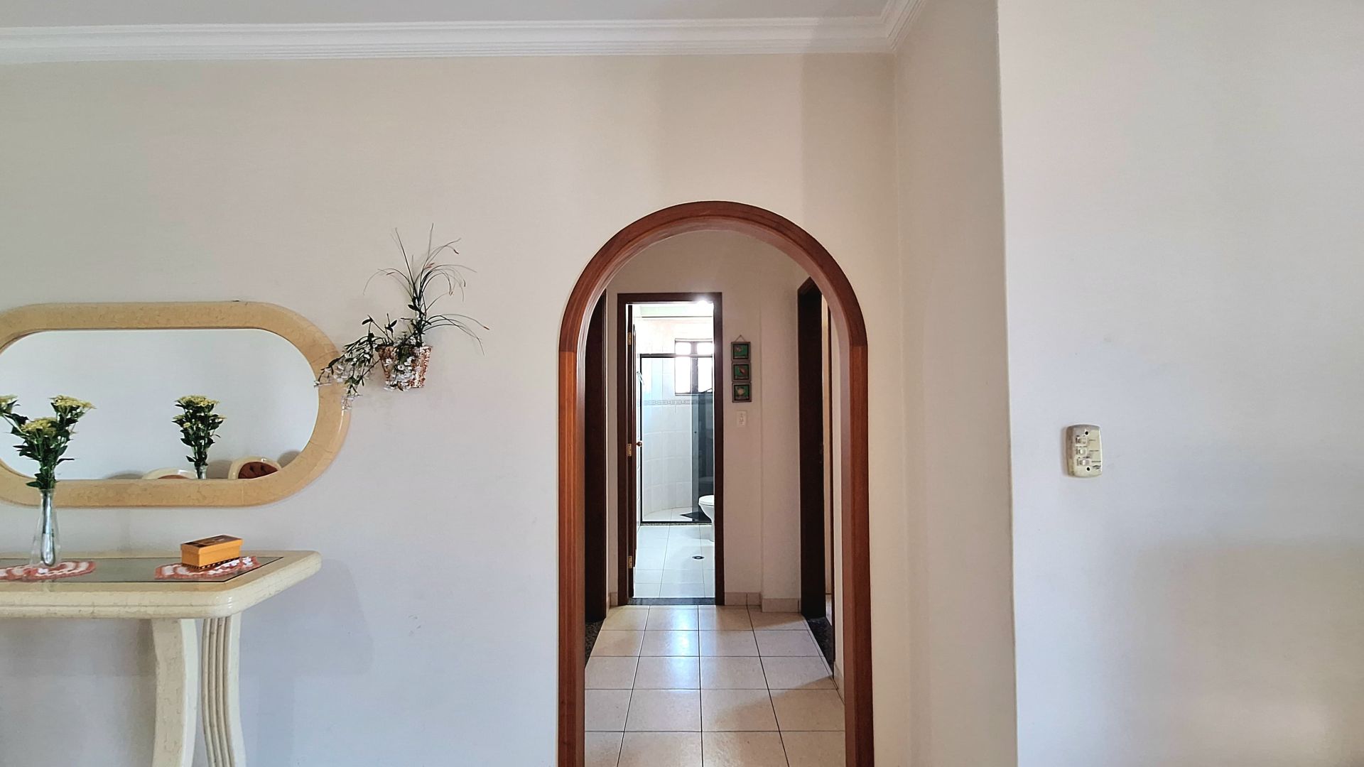 Apartamento Frente Mar 02 Dormitórios 01 Suíte + DEP. Empregada 01 Vaga, 106m2 – Bairro Vila Caiçara