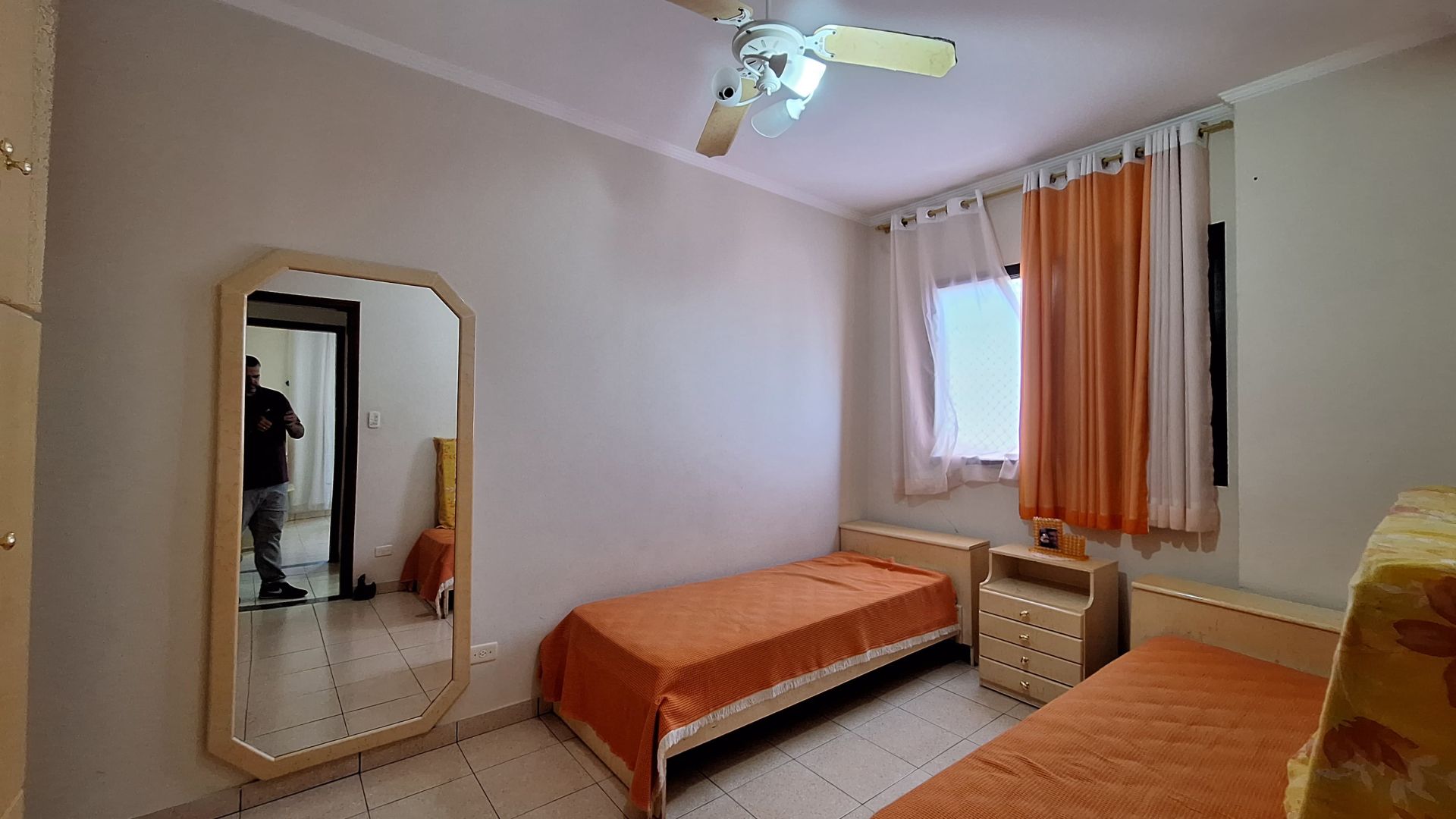 Apartamento Frente Mar 02 Dormitórios 01 Suíte + DEP. Empregada 01 Vaga, 106m2 – Bairro Vila Caiçara