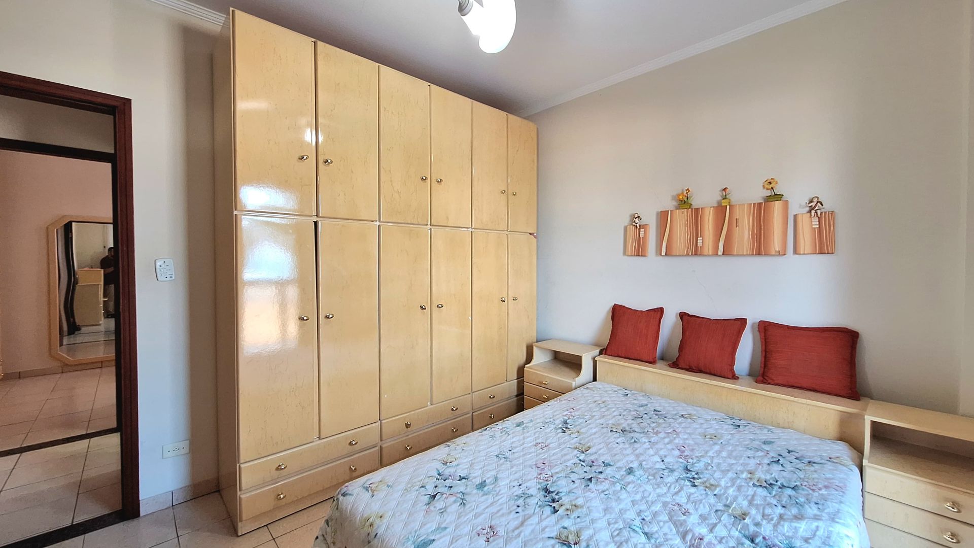 Apartamento Frente Mar 02 Dormitórios 01 Suíte + DEP. Empregada 01 Vaga, 106m2 – Bairro Vila Caiçara