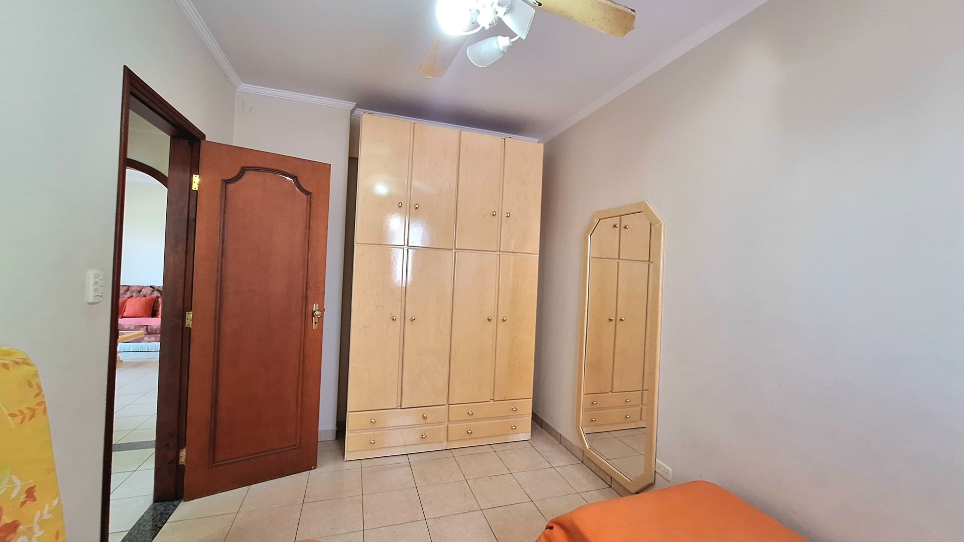 Apartamento Frente Mar 02 Dormitórios 01 Suíte + DEP. Empregada 01 Vaga, 106m2 – Bairro Vila Caiçara