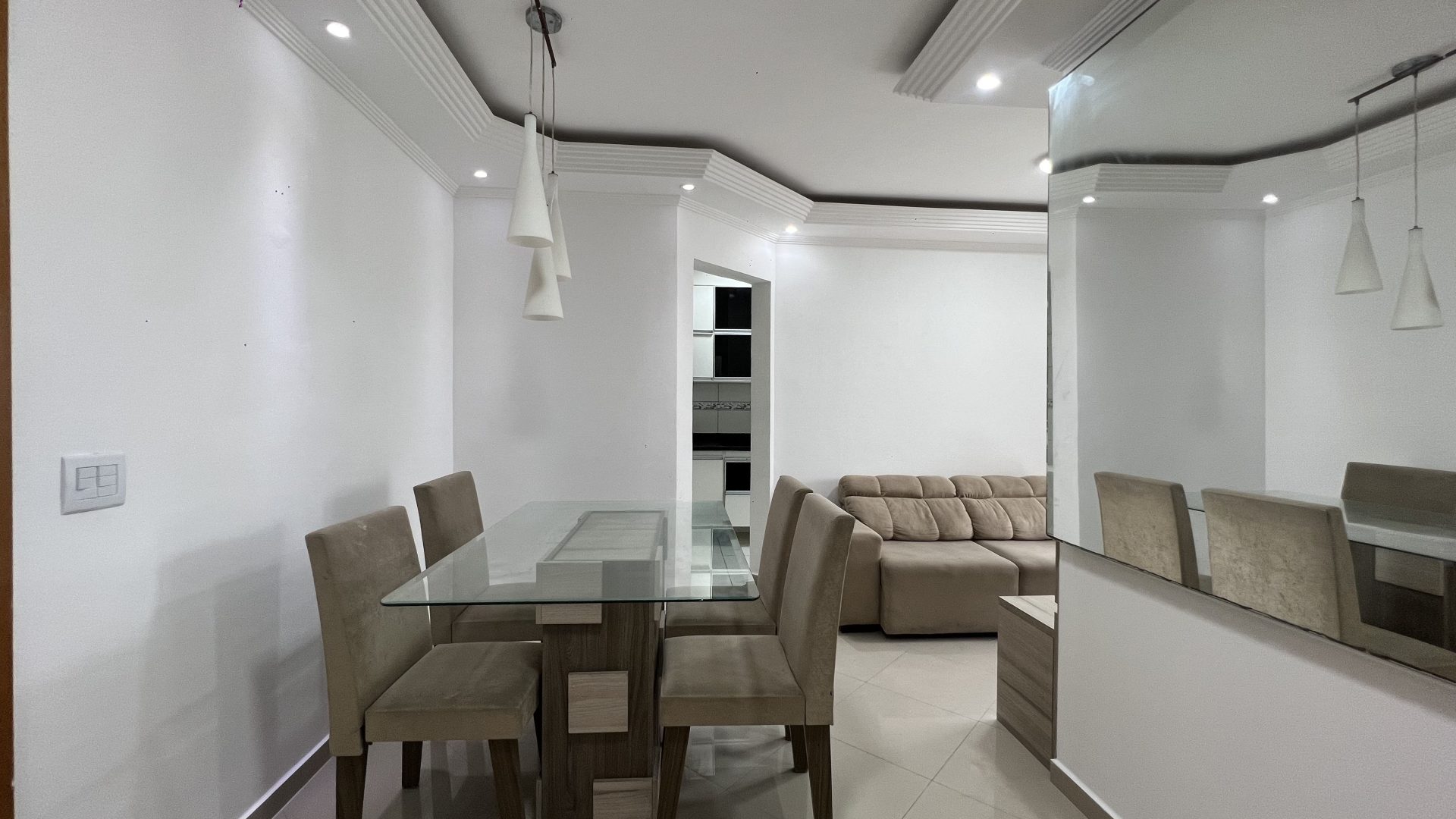 Aparatemnto Mobiliado 02 Dormitorios, 01 Suite, 01 Vaga de Garagem – Vila Tupi