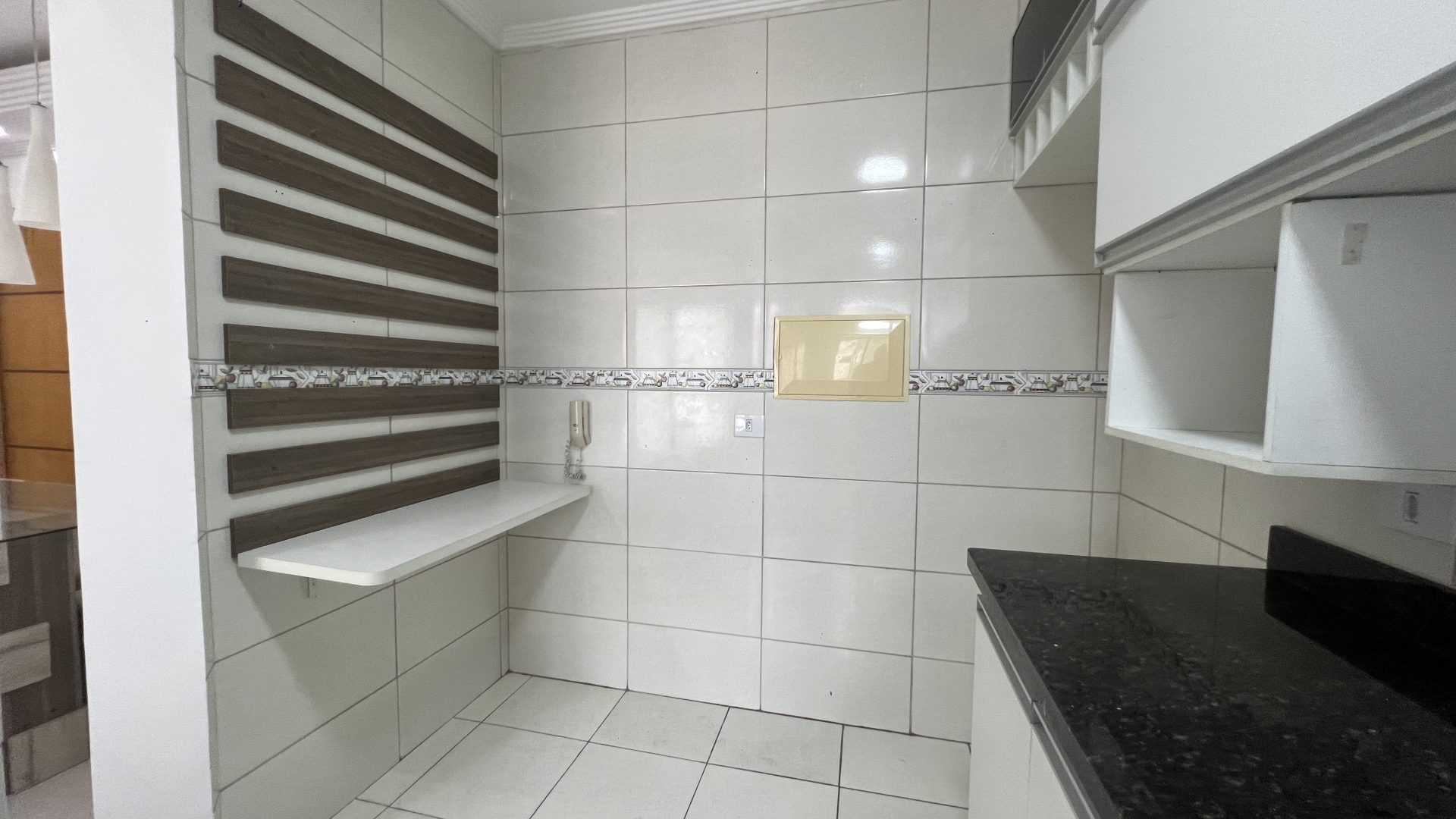 Aparatemnto Mobiliado 02 Dormitorios, 01 Suite, 01 Vaga de Garagem – Vila Tupi