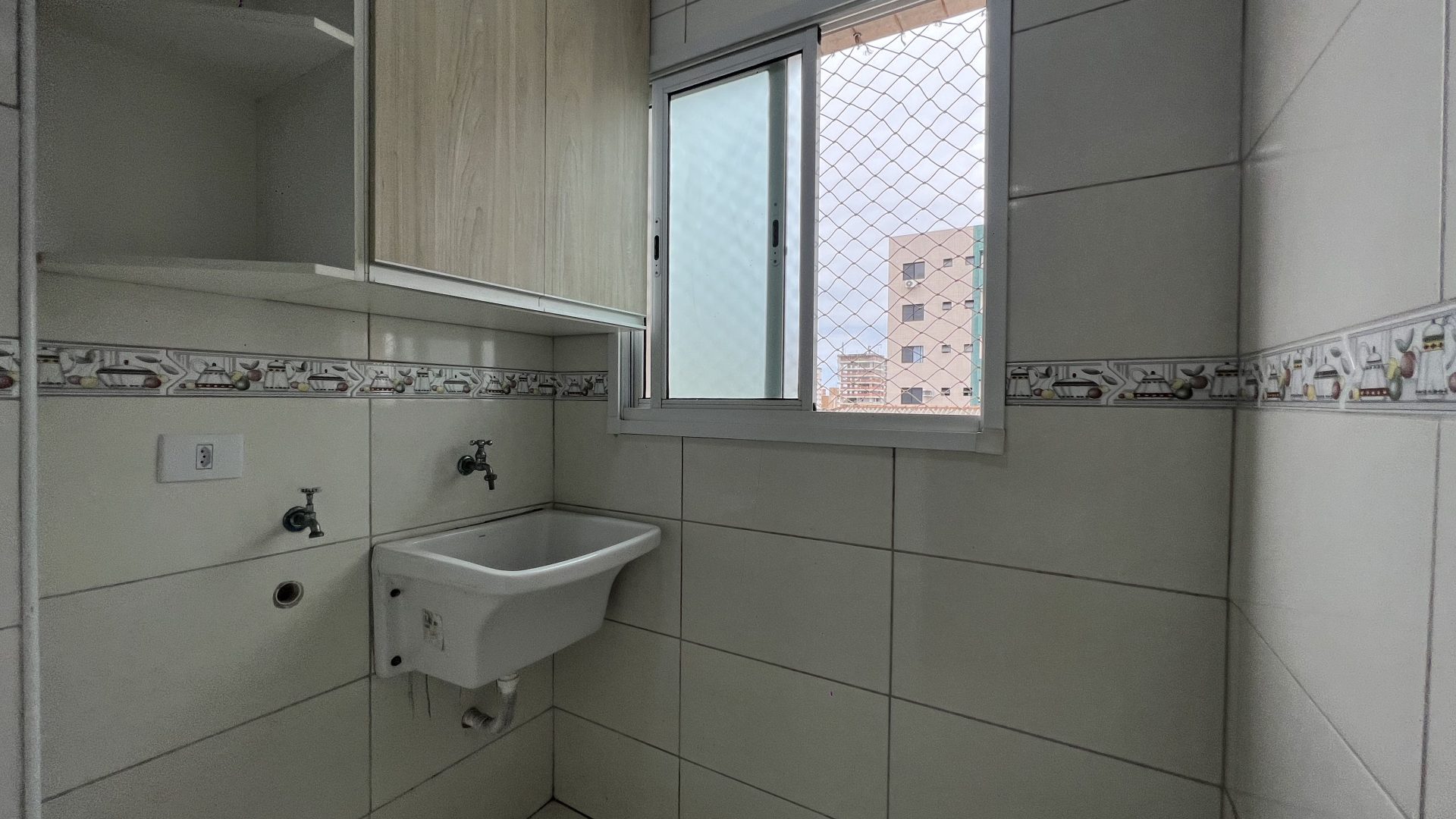 Aparatemnto Mobiliado 02 Dormitorios, 01 Suite, 01 Vaga de Garagem – Vila Tupi
