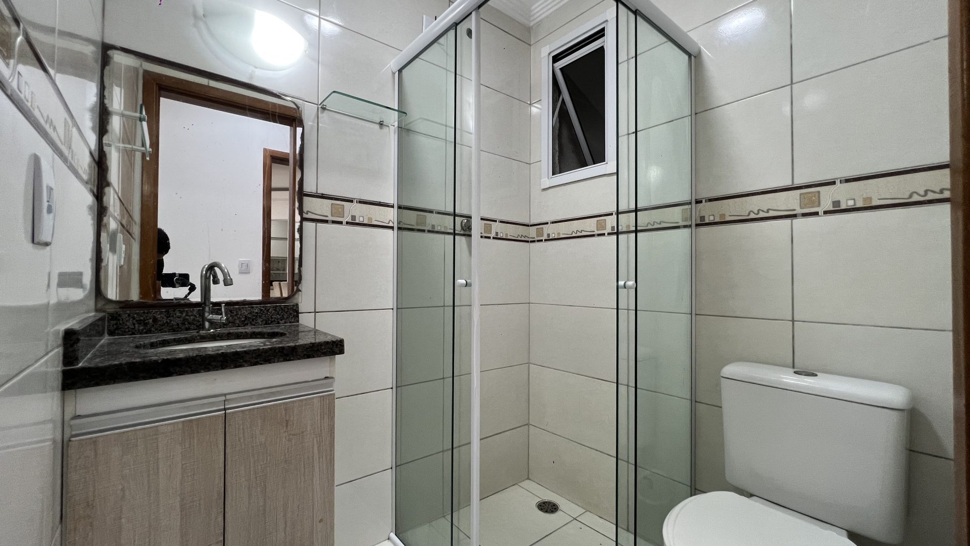 Aparatemnto Mobiliado 02 Dormitorios, 01 Suite, 01 Vaga de Garagem – Vila Tupi