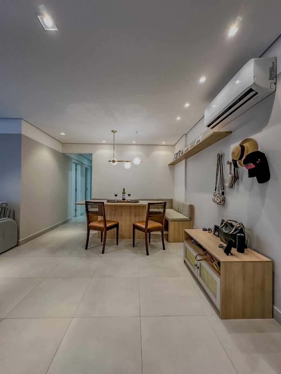 Apartamento 03 Dormitórios, 01 Suítes, 02 Vagas, 81m2 – Canto do Forte