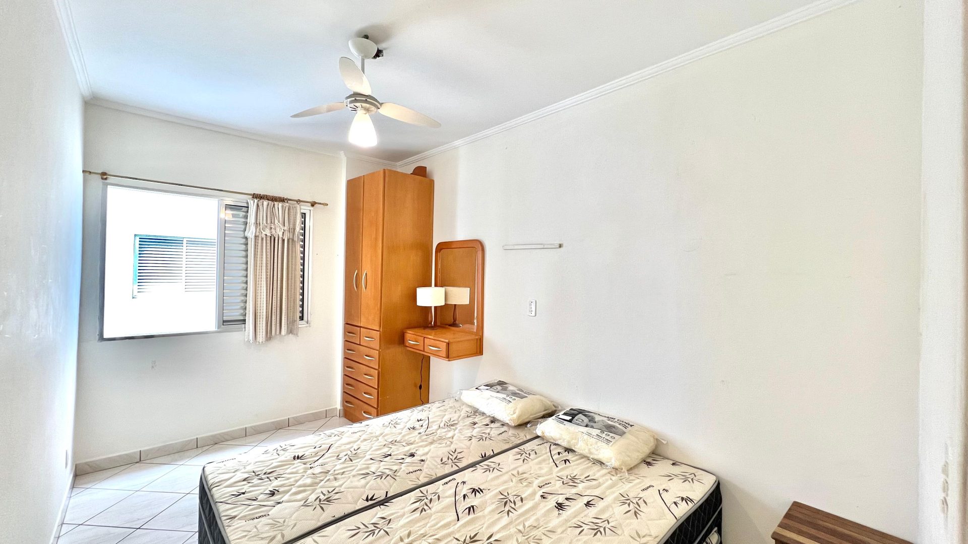 Apartamento Mobiliado 02 Dormitórios, 01 Vaga de Garagem, 86m2 A.U – Vila Caiçara