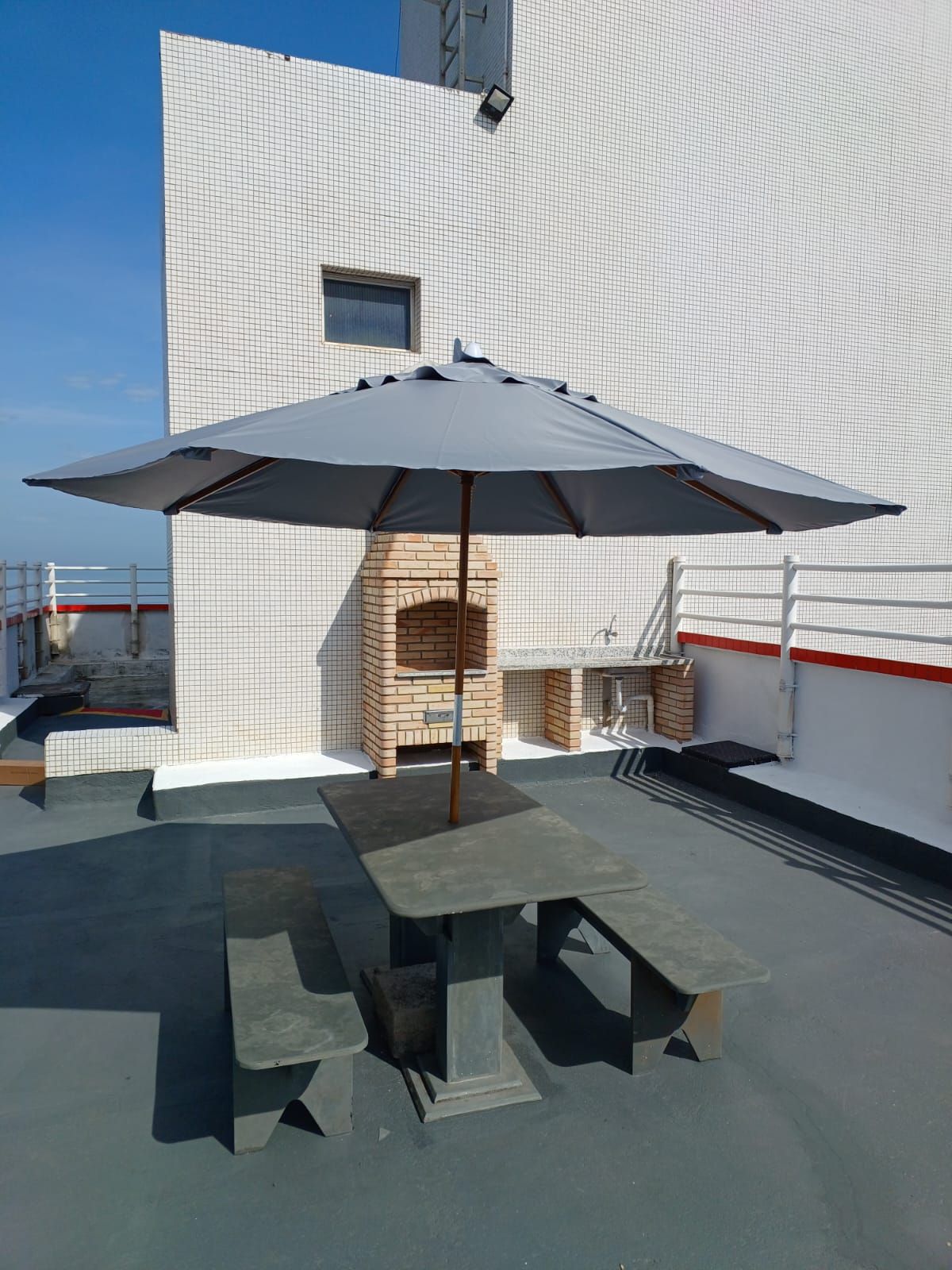 Apartamento Mobiliado 02 Dormitórios, 01 Vaga de Garagem, 86m2 A.U – Vila Caiçara