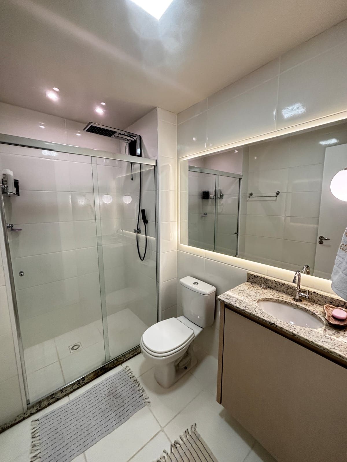 Apartamento Mobiliado 02 Dormitórios 01 Suíte 01 Vaga, 76m2 – Vila Mirim