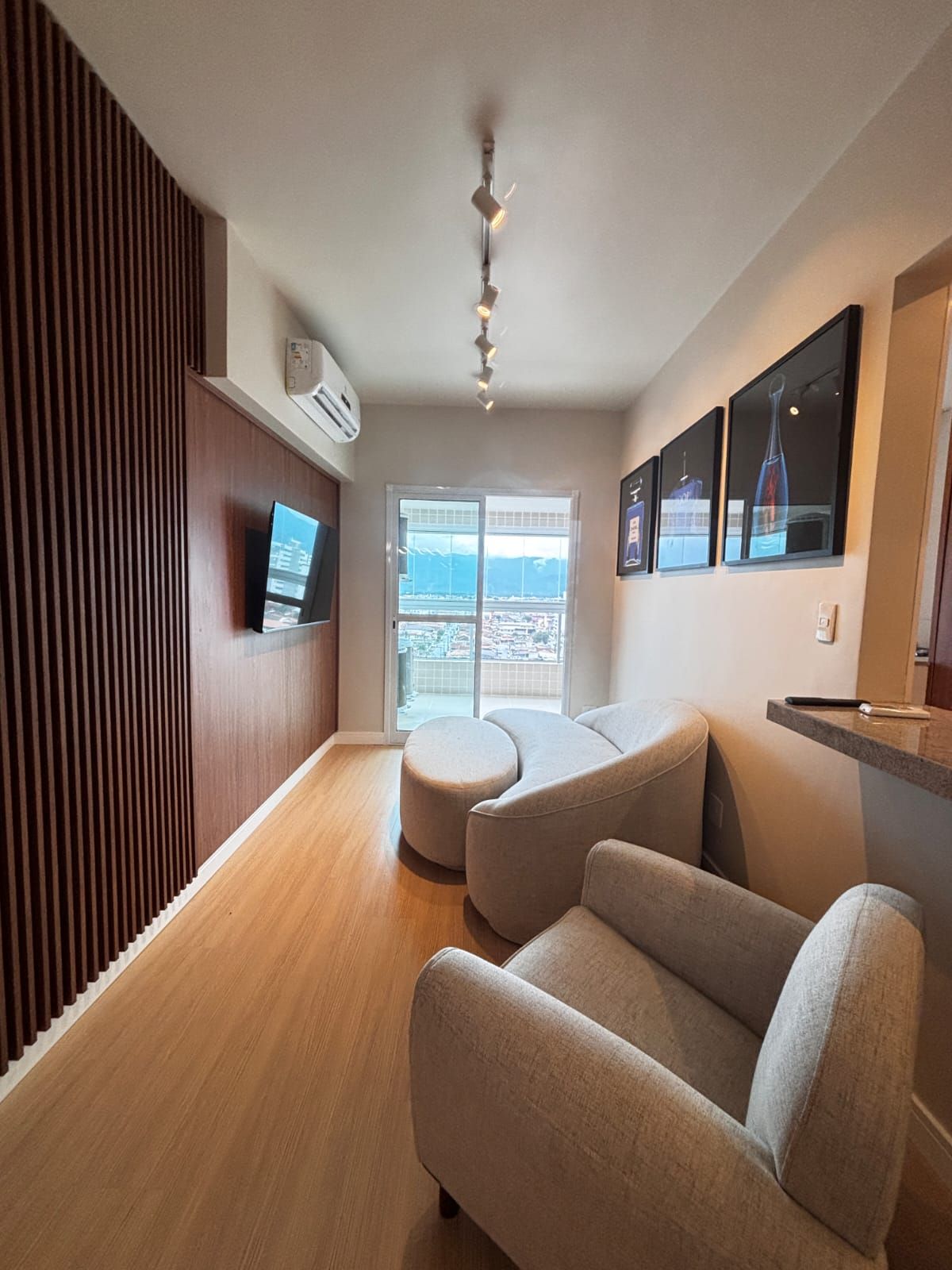 Apartamento Mobiliado 02 Dormitórios 01 Suíte 01 Vaga, 76m2 – Vila Mirim
