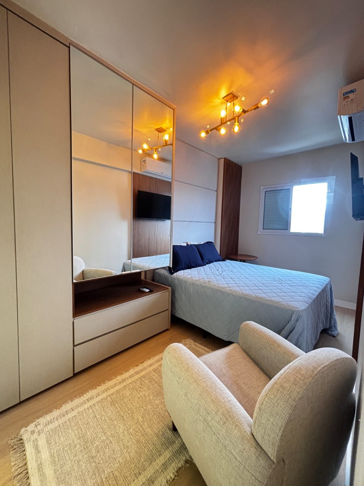 Apartamento Mobiliado 02 Dormitórios 01 Suíte 01 Vaga, 76m2 – Vila Mirim