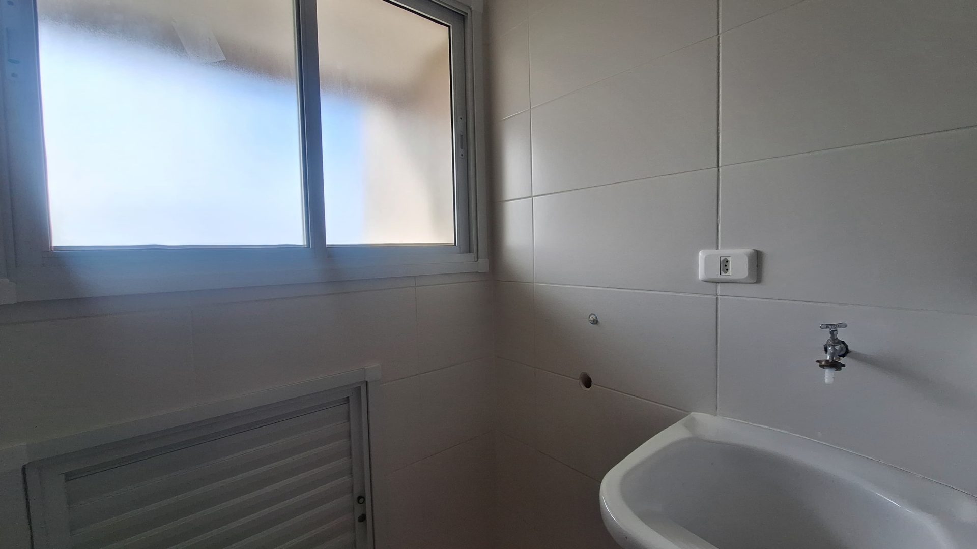 Apartamento Mobiliado 03 Suítes 01 Lavabo 02 Vagas – 101m2 – Aviação