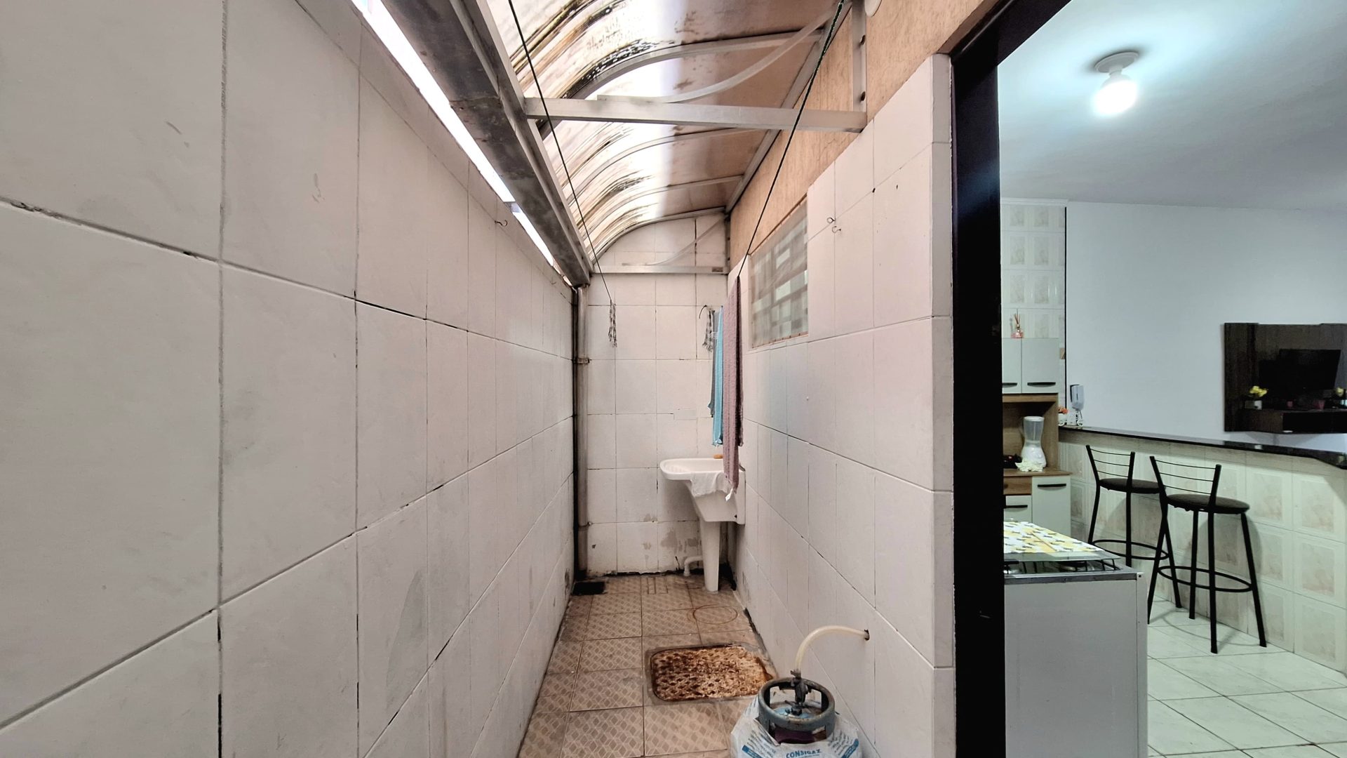 Casa em Condomínio 01 Dormitório, 01 Vaga – Bairro Aviação