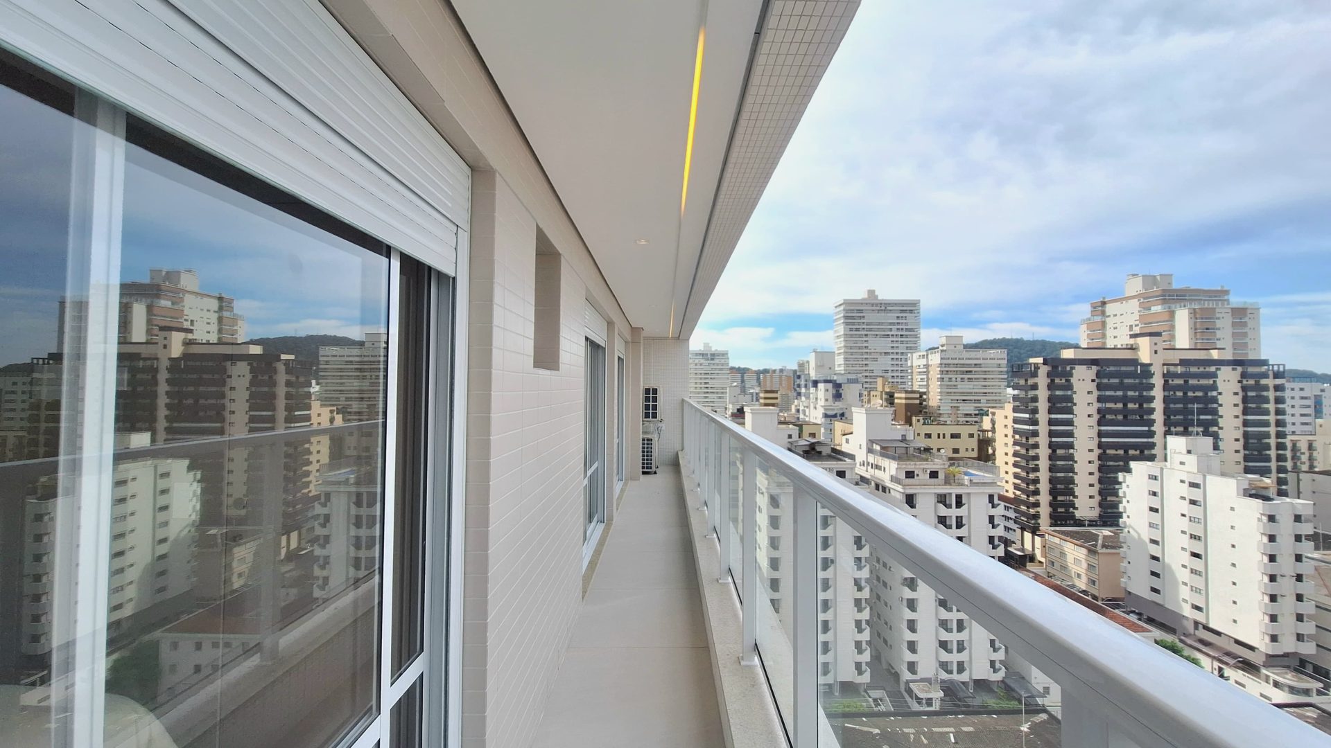 Apartamento 03 Dormitórios, Sendo 03 Suítes, 02 ou 03 Vagas Determinadas, 150,66m2 – Boqueirão