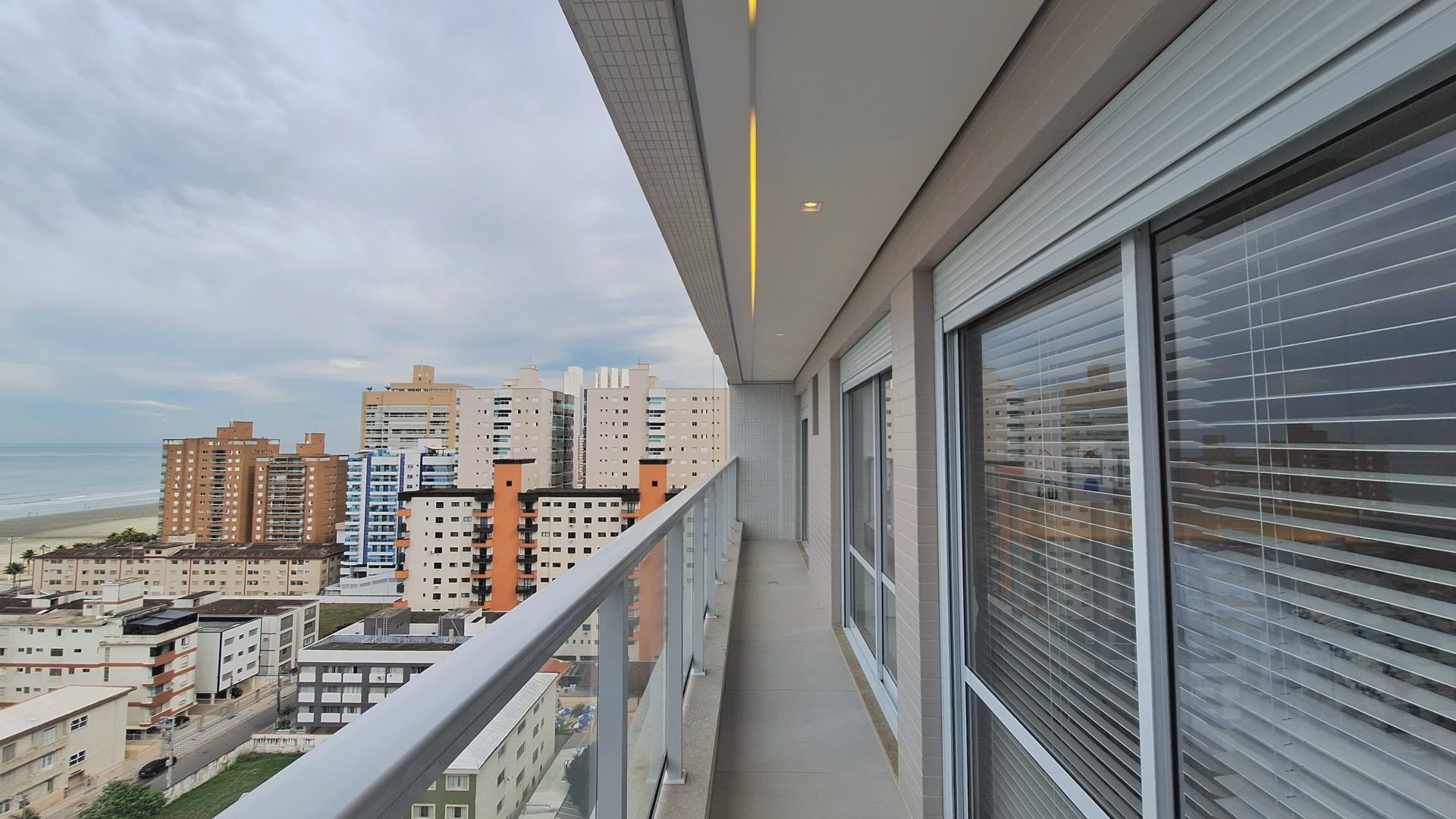 Apartamento 03 Dormitórios, Sendo 03 Suítes, 02 ou 03 Vagas Determinadas, 150,66m2 – Boqueirão