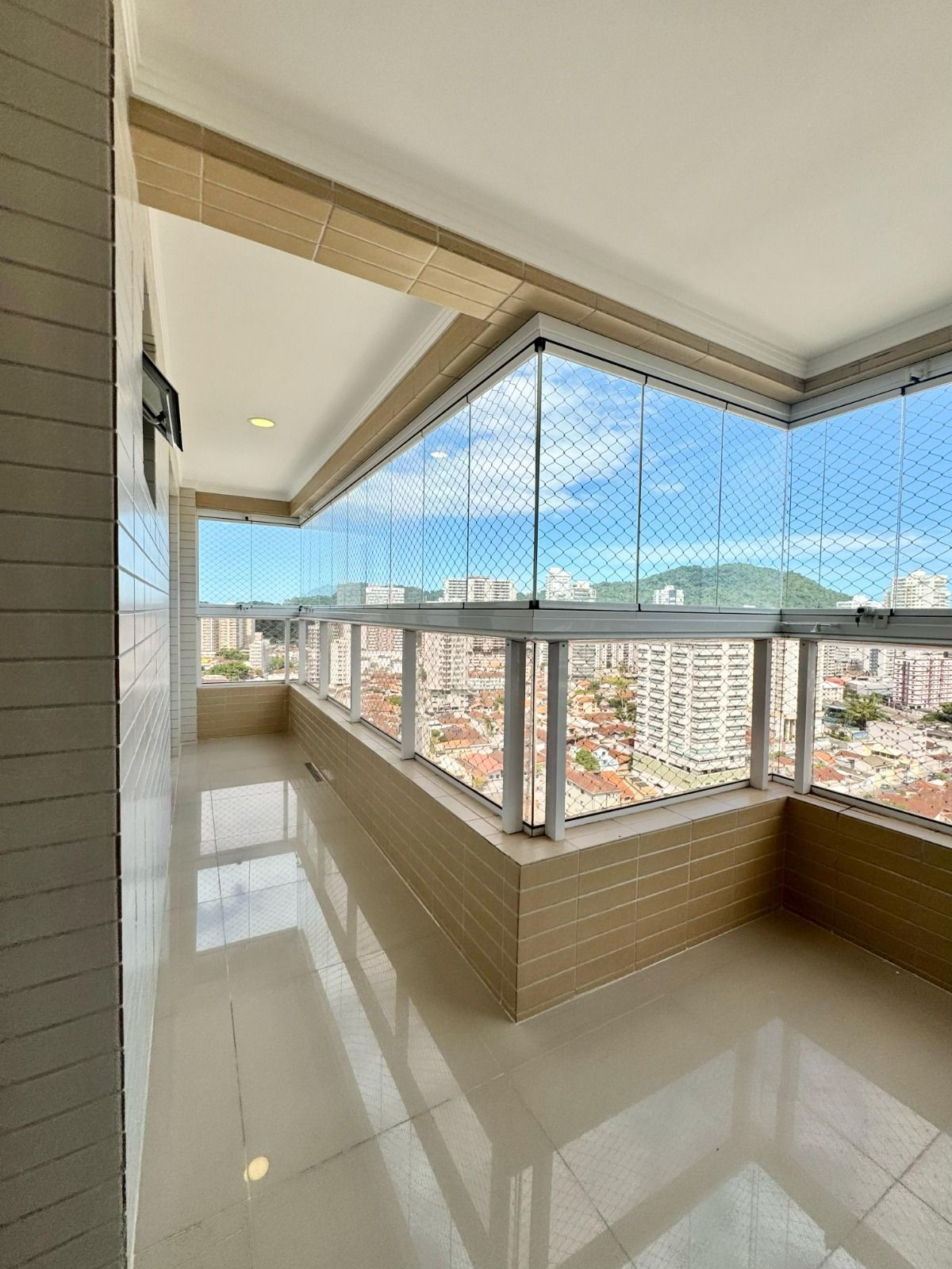 Apartamento 03 Dormitórios, Sendo 03 Suítes, 02 Vagas Demarcadas, 104m2 – Canto do Forte