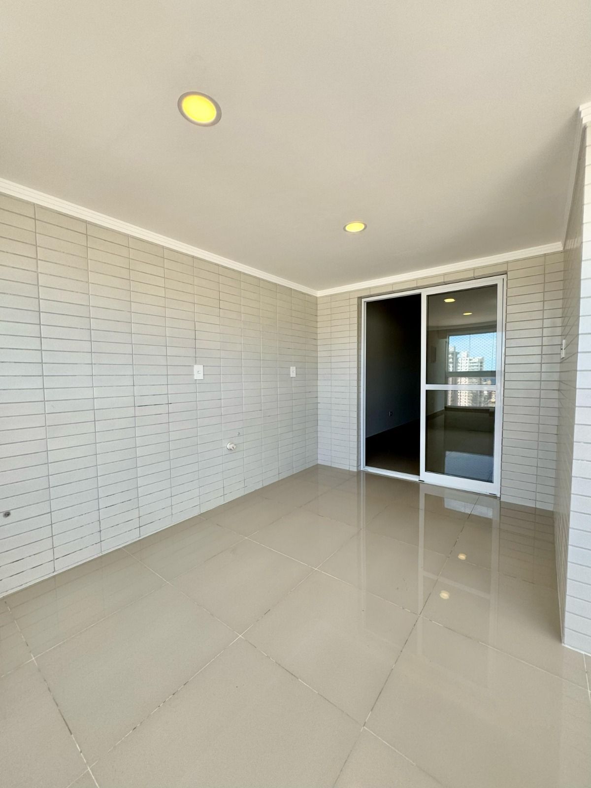 Apartamento 03 Dormitórios, Sendo 03 Suítes, 02 Vagas Demarcadas, 104m2 – Canto do Forte