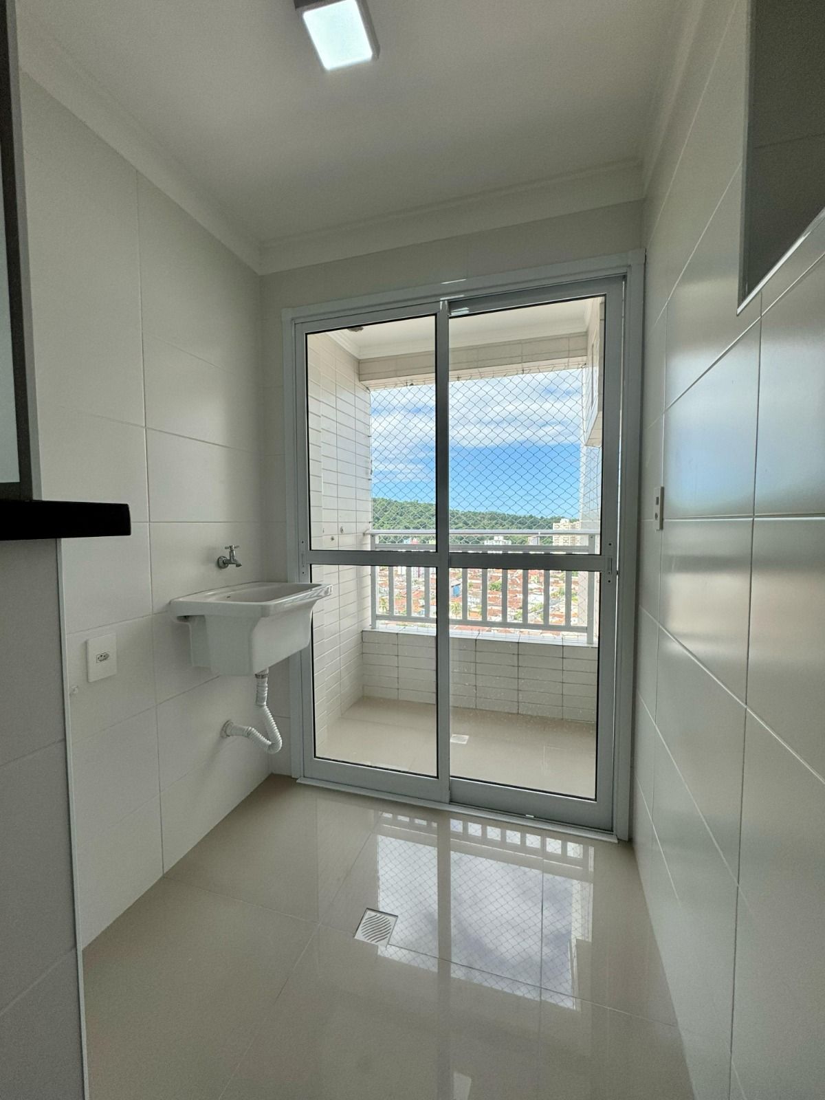 Apartamento 03 Dormitórios, Sendo 03 Suítes, 02 Vagas Demarcadas, 104m2 – Canto do Forte