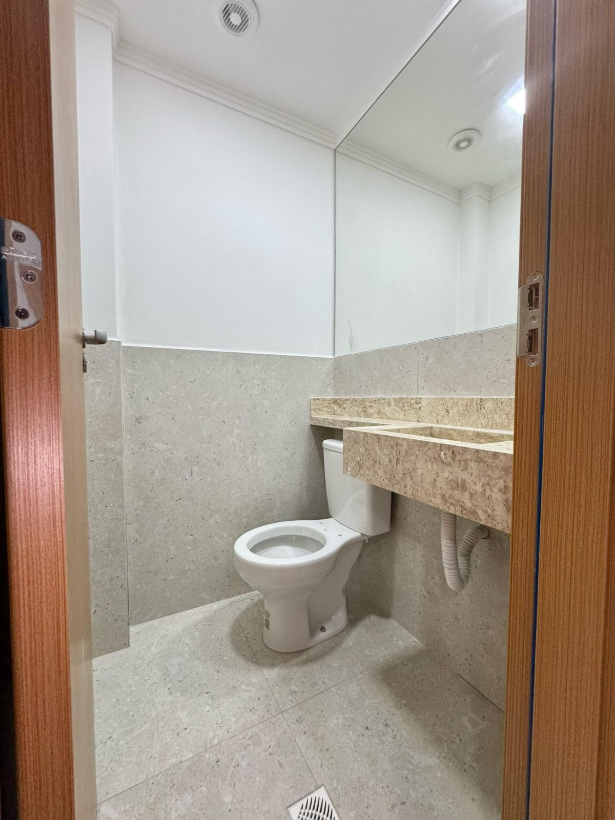 Apartamento 03 Dormitórios, Sendo 03 Suítes, 02 Vagas Demarcadas, 104m2 – Canto do Forte