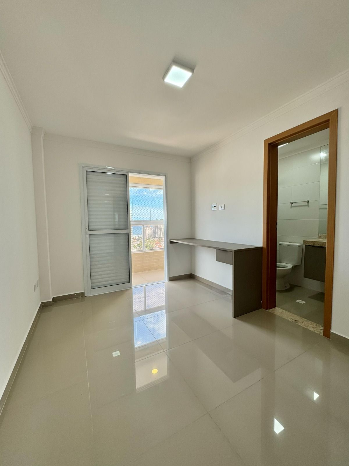 Apartamento 03 Dormitórios, Sendo 03 Suítes, 02 Vagas Demarcadas, 104m2 – Canto do Forte