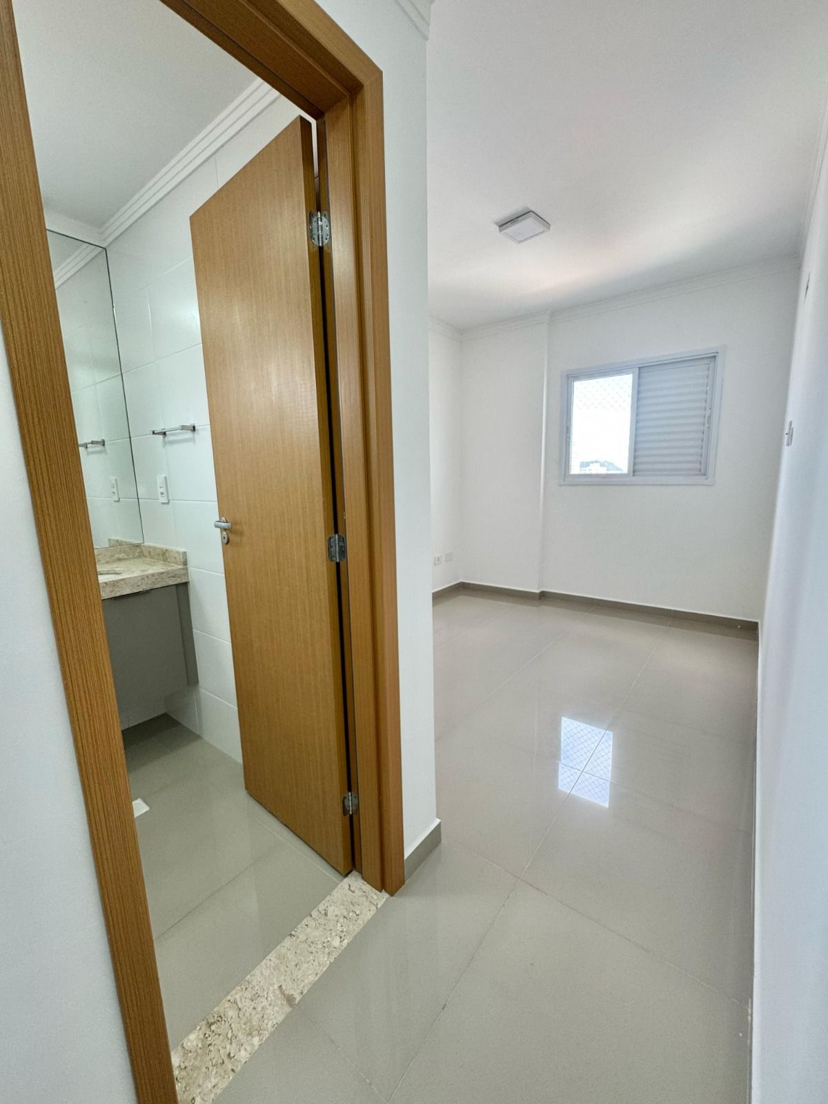 Apartamento 03 Dormitórios, Sendo 03 Suítes, 02 Vagas Demarcadas, 104m2 – Canto do Forte