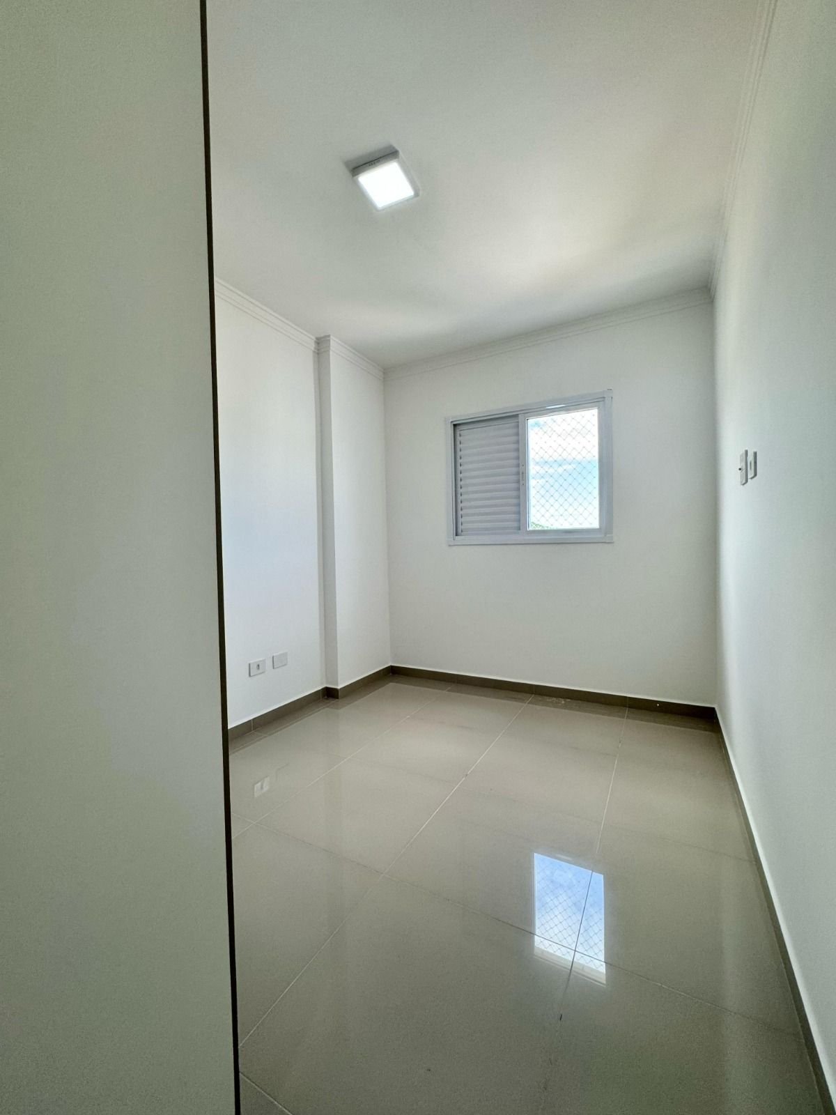 Apartamento 03 Dormitórios, Sendo 03 Suítes, 02 Vagas Demarcadas, 104m2 – Canto do Forte
