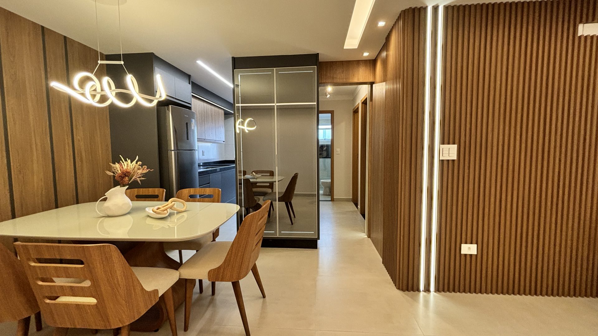 Apartamento 02 Dormitórios 01 Suíte 02 Vagas, 79m2 – Bairro Boqueirão