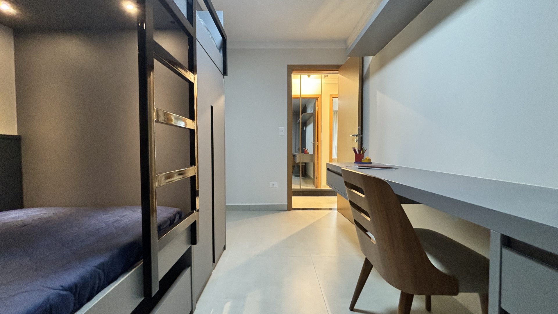 Apartamento 02 Dormitórios 01 Suíte 02 Vagas, 79m2 – Bairro Boqueirão