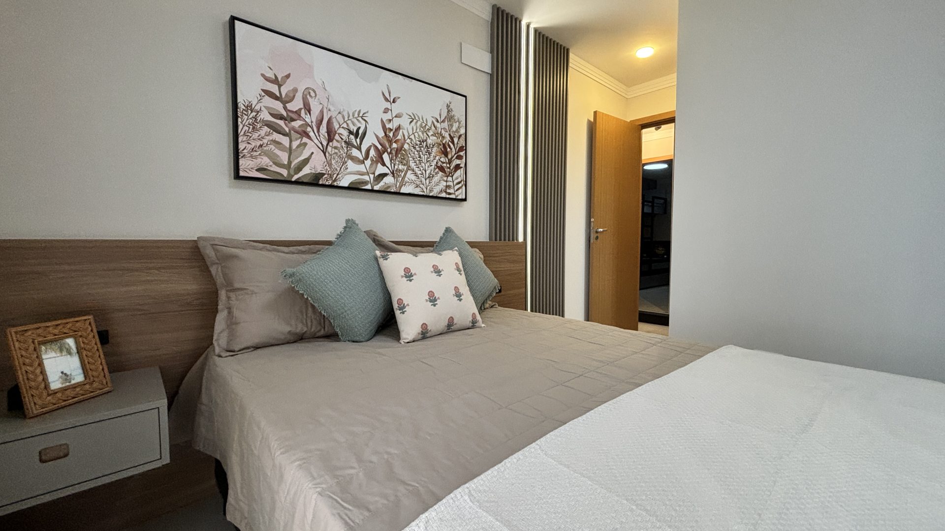 Apartamento 02 Dormitórios 01 Suíte 02 Vagas, 79m2 – Bairro Boqueirão